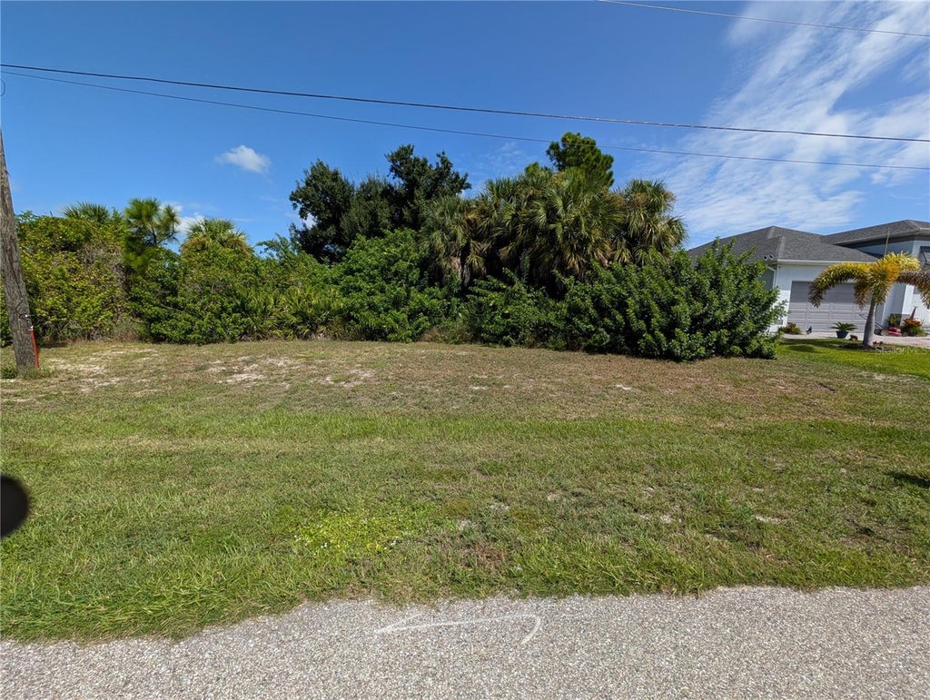 Photo of 164 Lime Tree Park, Rotonda West, FL 33947 (MLS # A4706600)