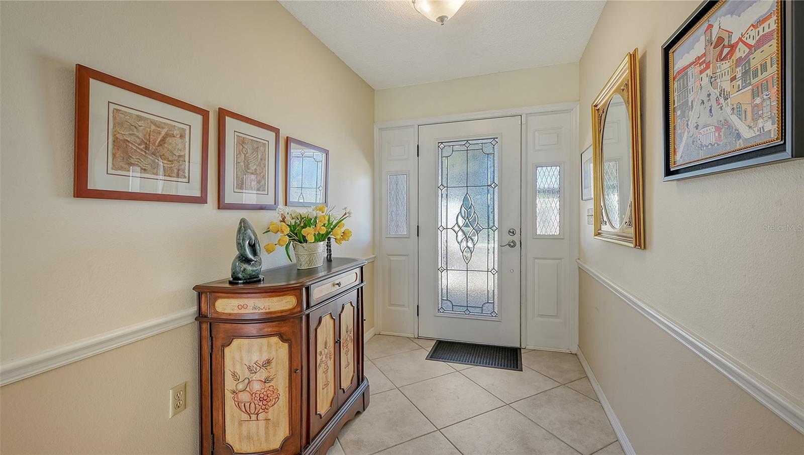 5692 COUNTRY LAKES DRIVE