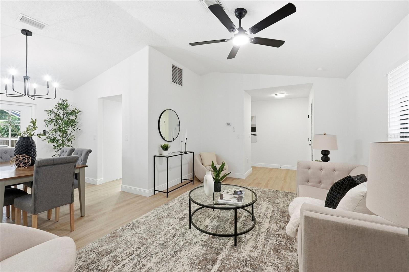 185 FOXCROFT DRIVE W