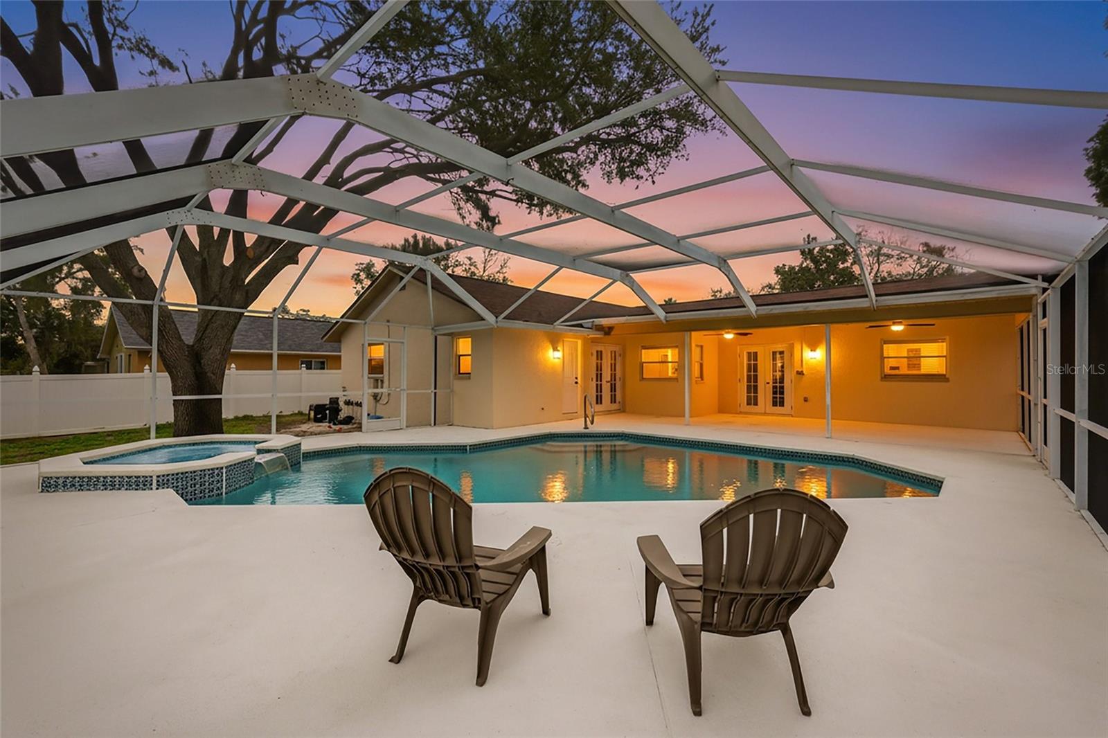 185 FOXCROFT DRIVE W