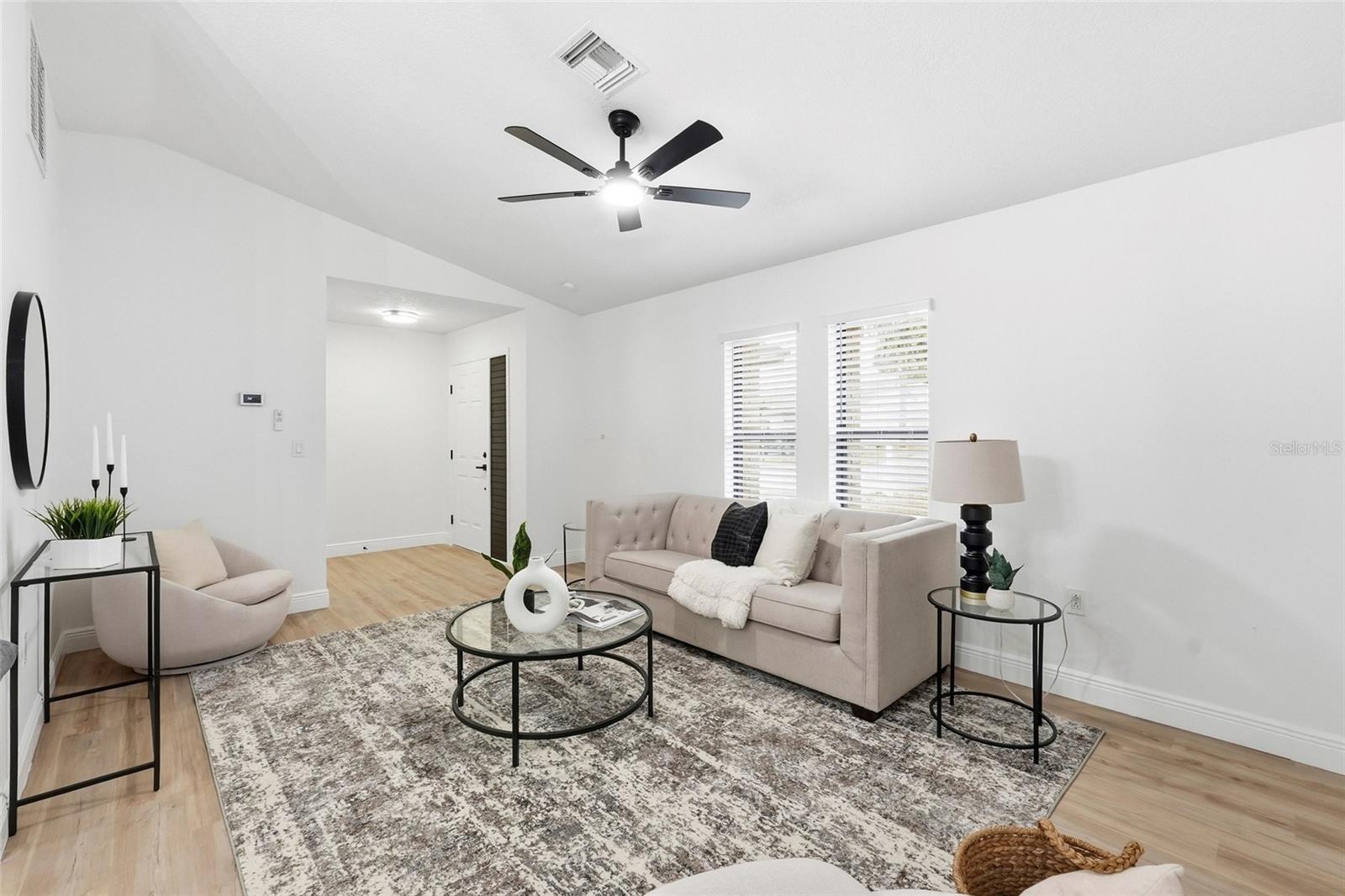 185 FOXCROFT DRIVE W