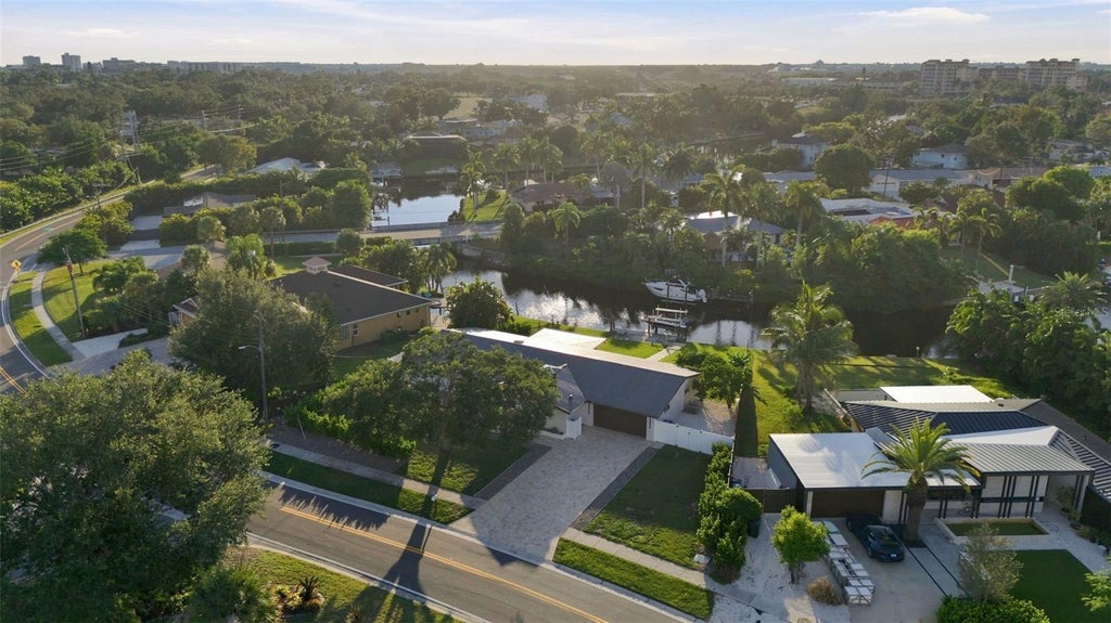 Photo of 2303 Constitution Boulevard, Sarasota, FL 34231 (MLS # A4704609)