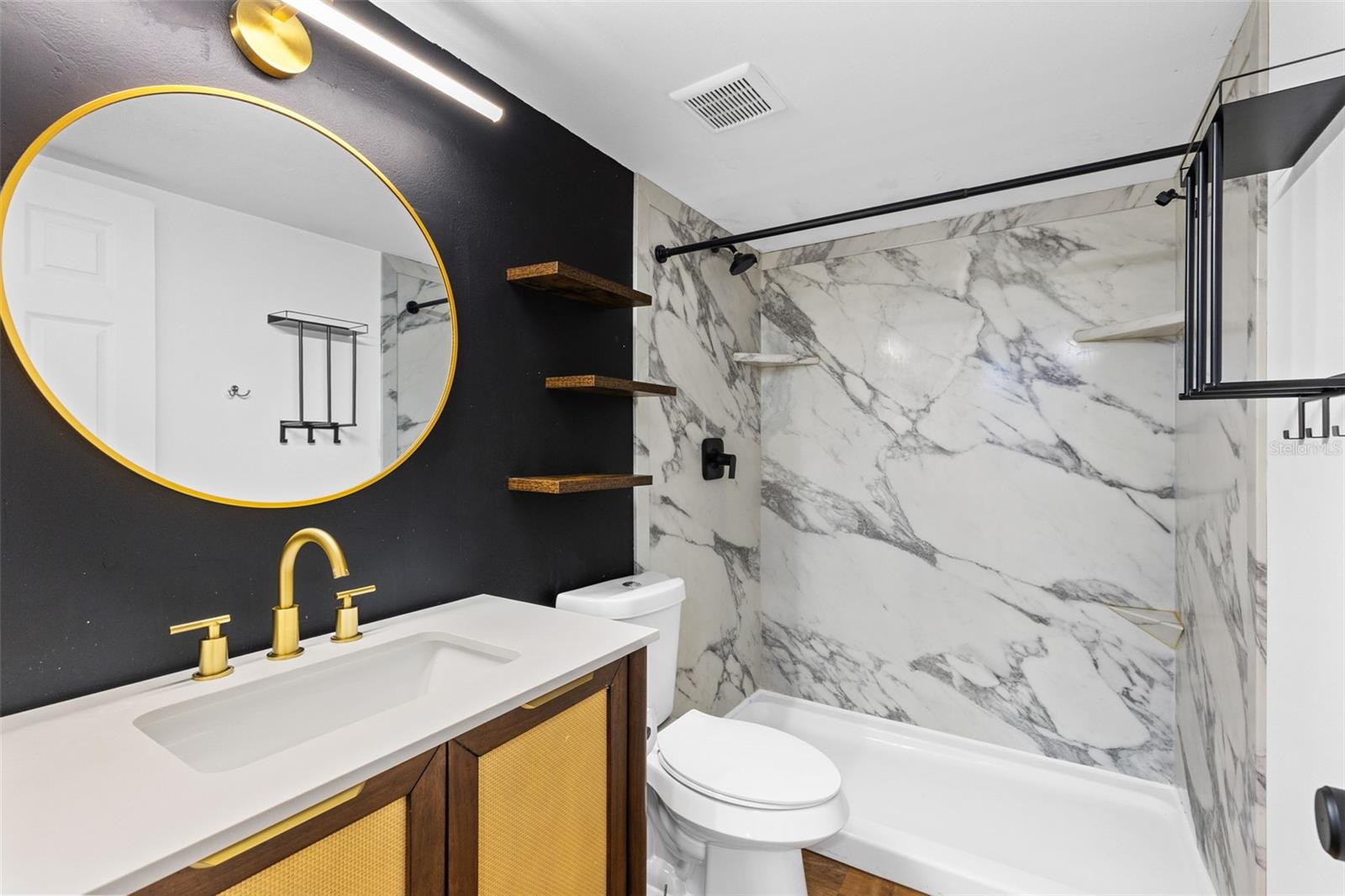 FAIRVIEW VISTA CONDO PH 03 - Residential