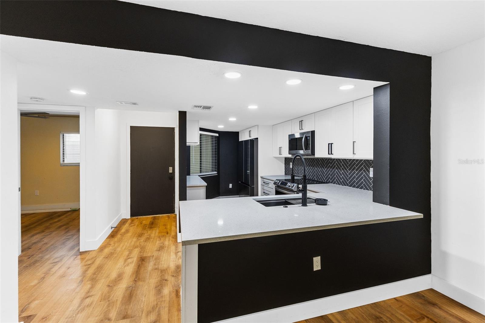 FAIRVIEW VISTA CONDO PH 03 - Residential