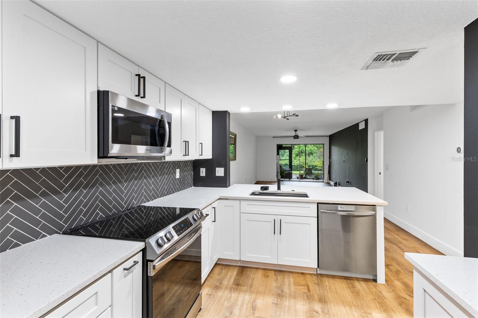 FAIRVIEW VISTA CONDO PH 03 - Residential