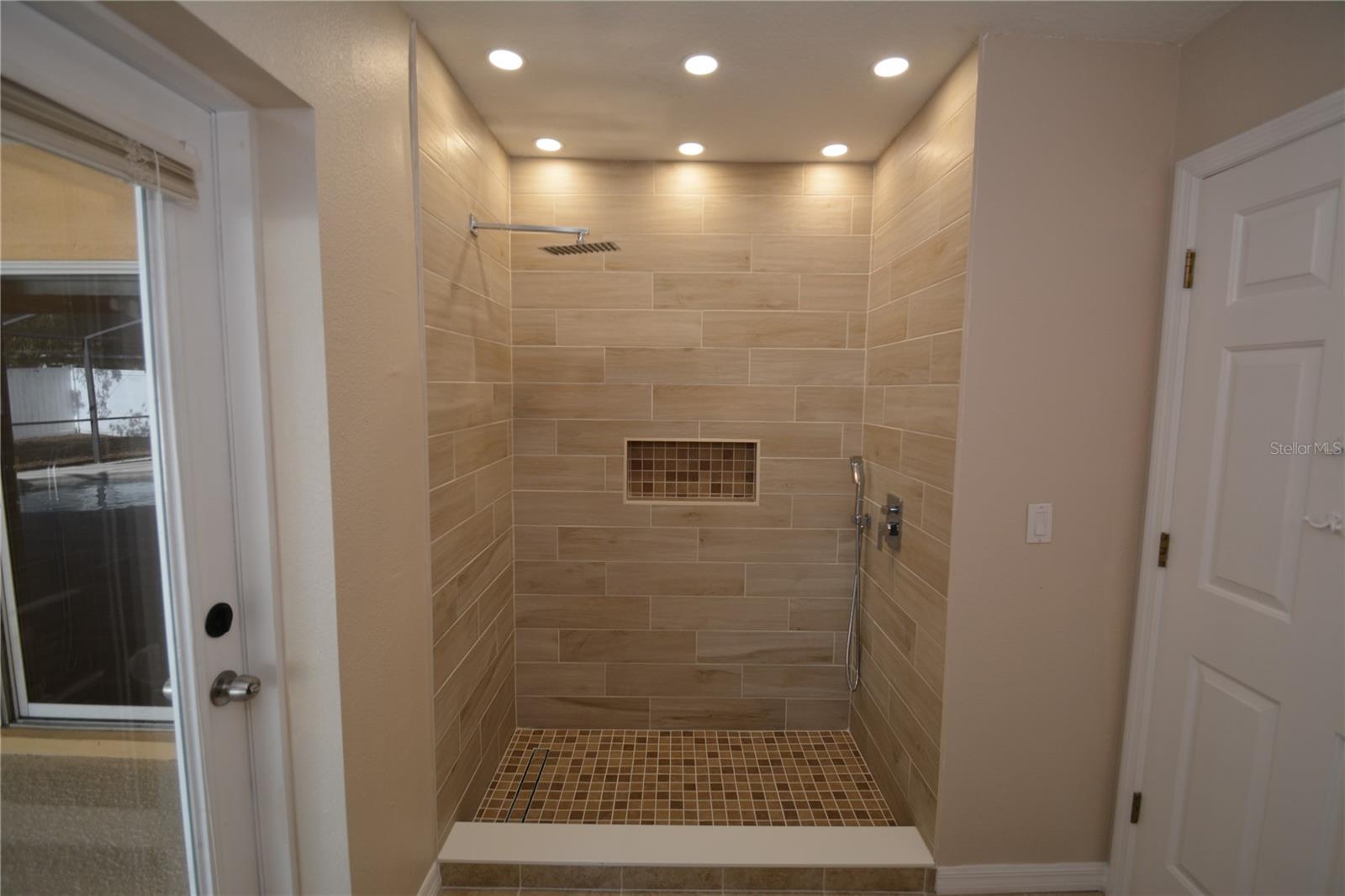 SEMINOLE WOODS - Residential Lease