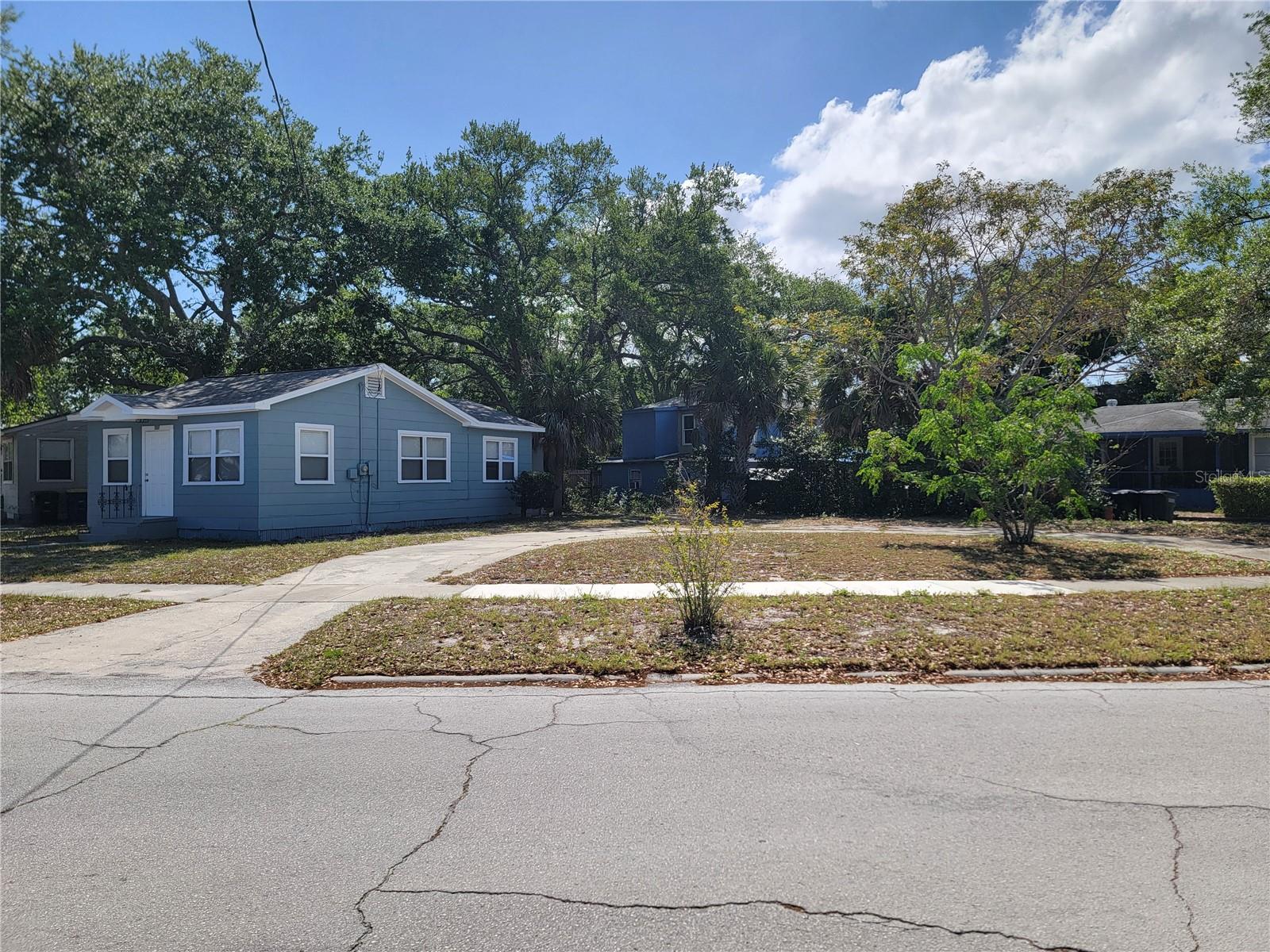 BELLEVIEW COURT - Residential