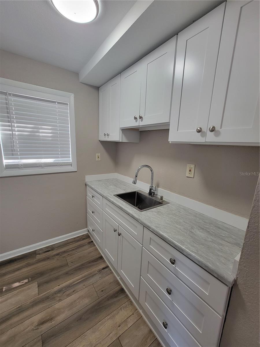 BELLEVIEW COURT - Residential