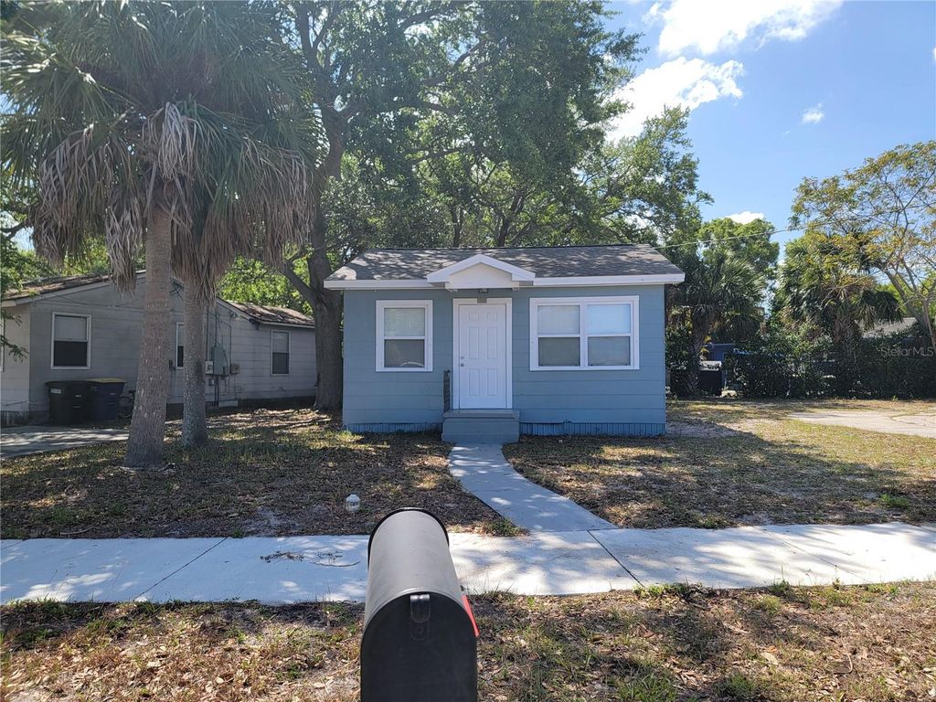 Photo of 601 Mclennan St, Clearwater, FL 33756 (MLS # TB8493368)