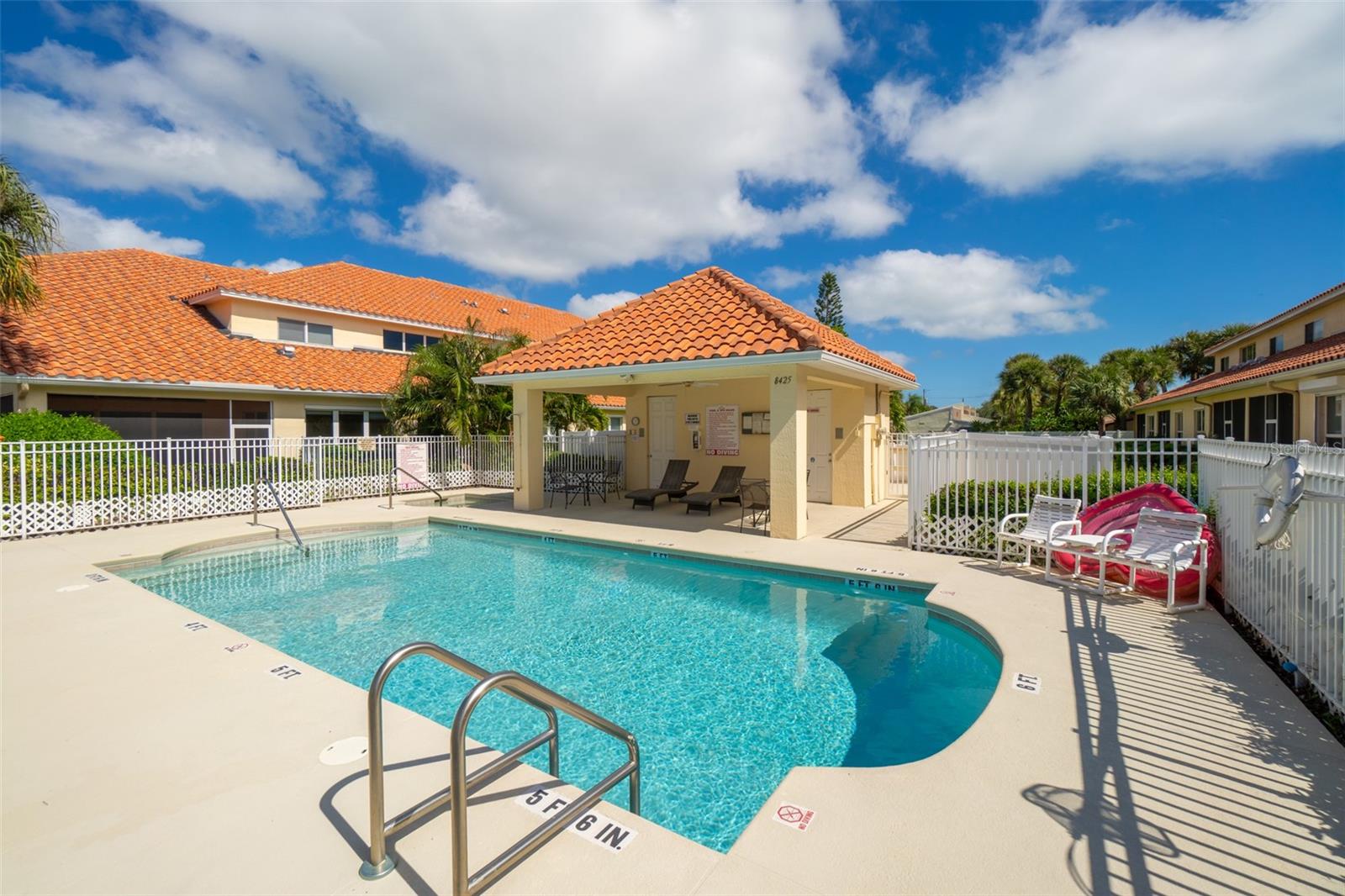 PERLAS DEL MAR CONDO UNIT 14 - Residential