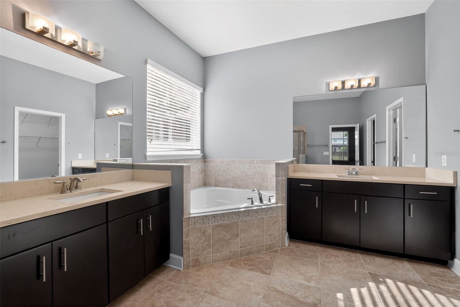 RAVEN CREST - Residential