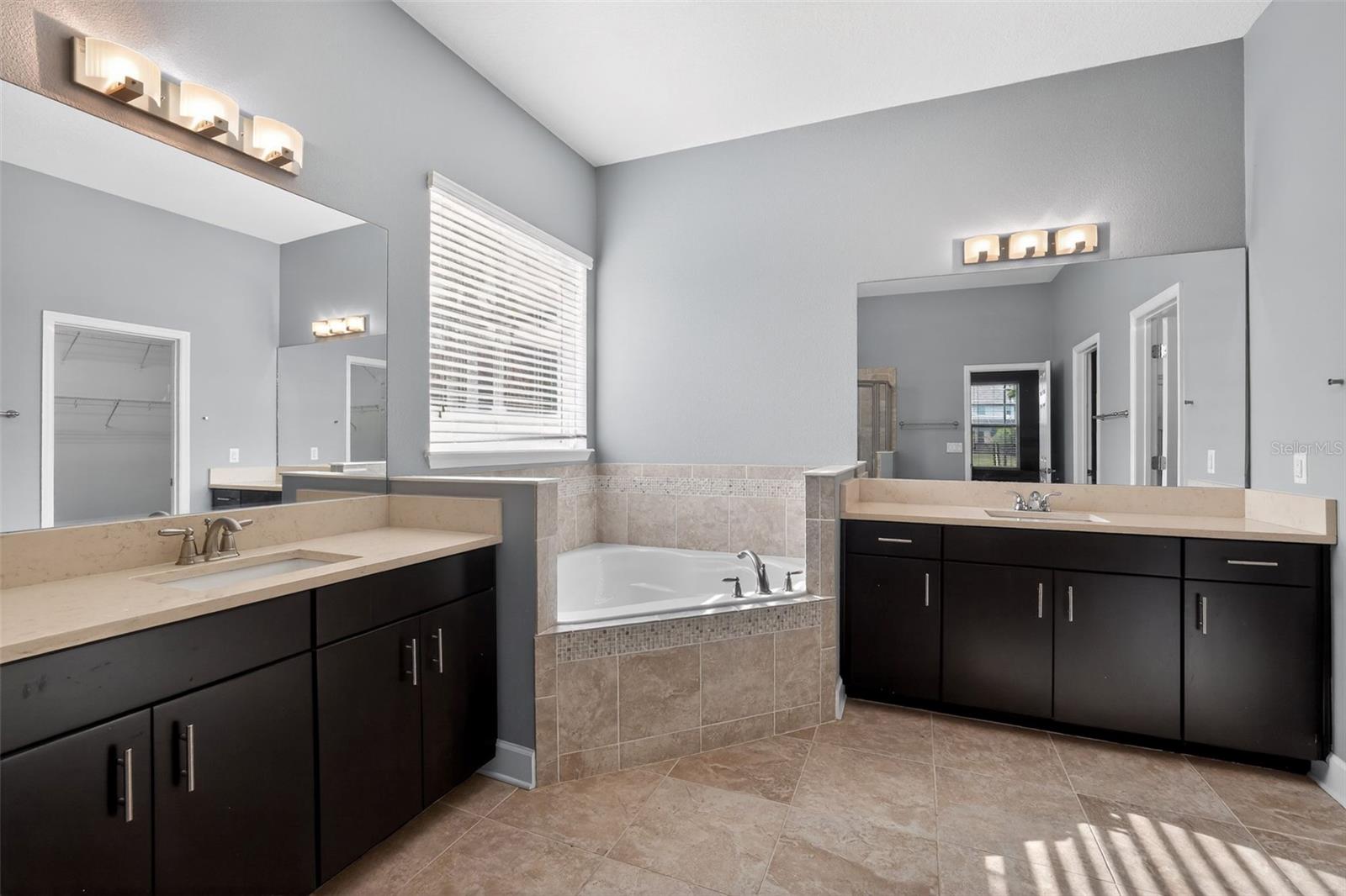 RAVEN CREST - Residential