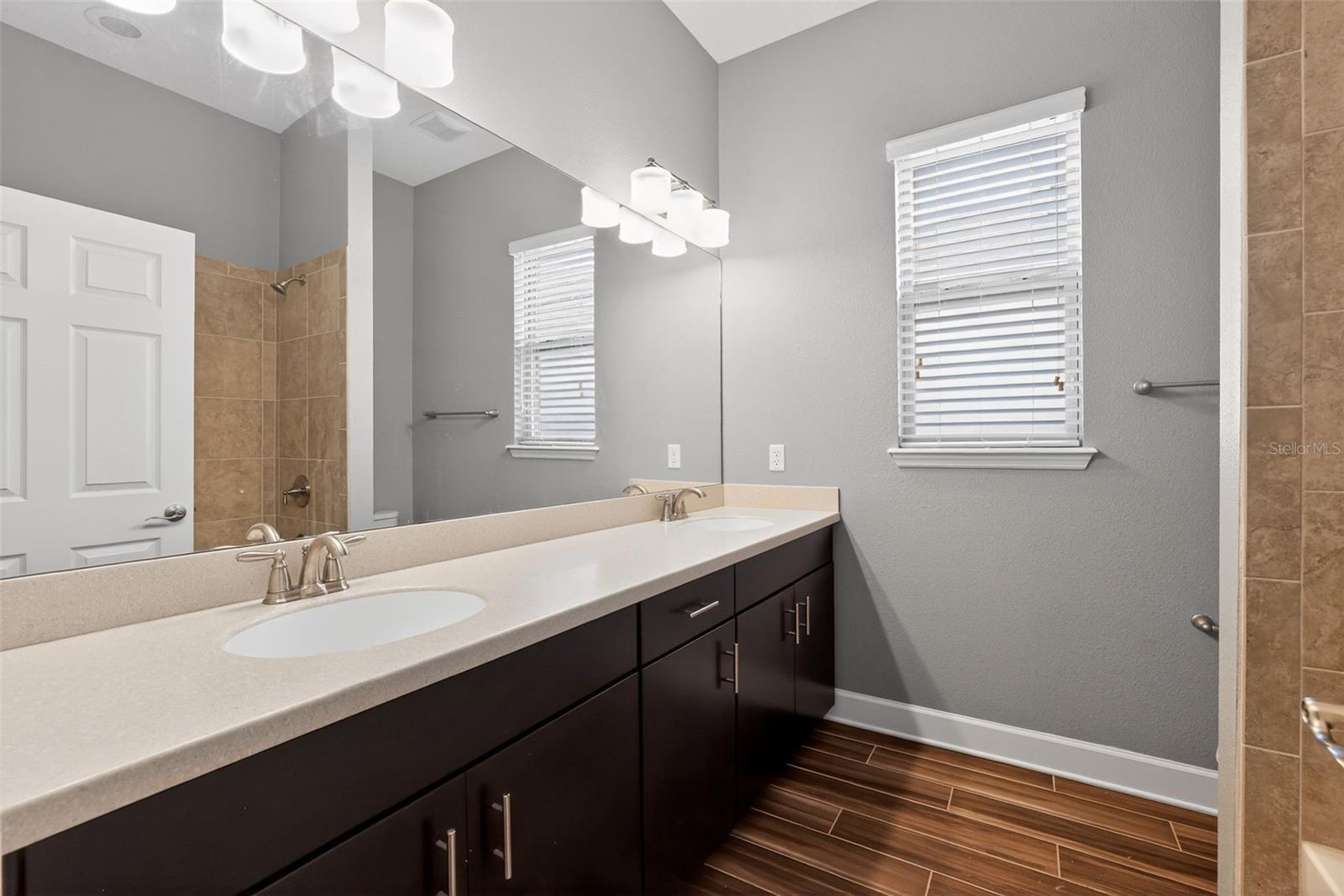 RAVEN CREST - Residential