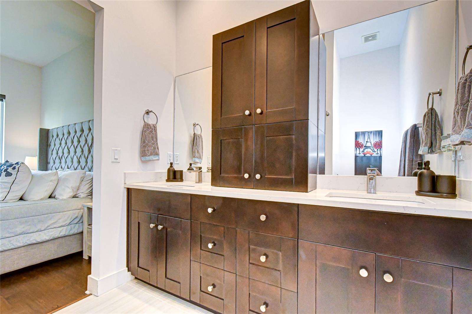 SOUTH MACDILL TWNHMS - Residential