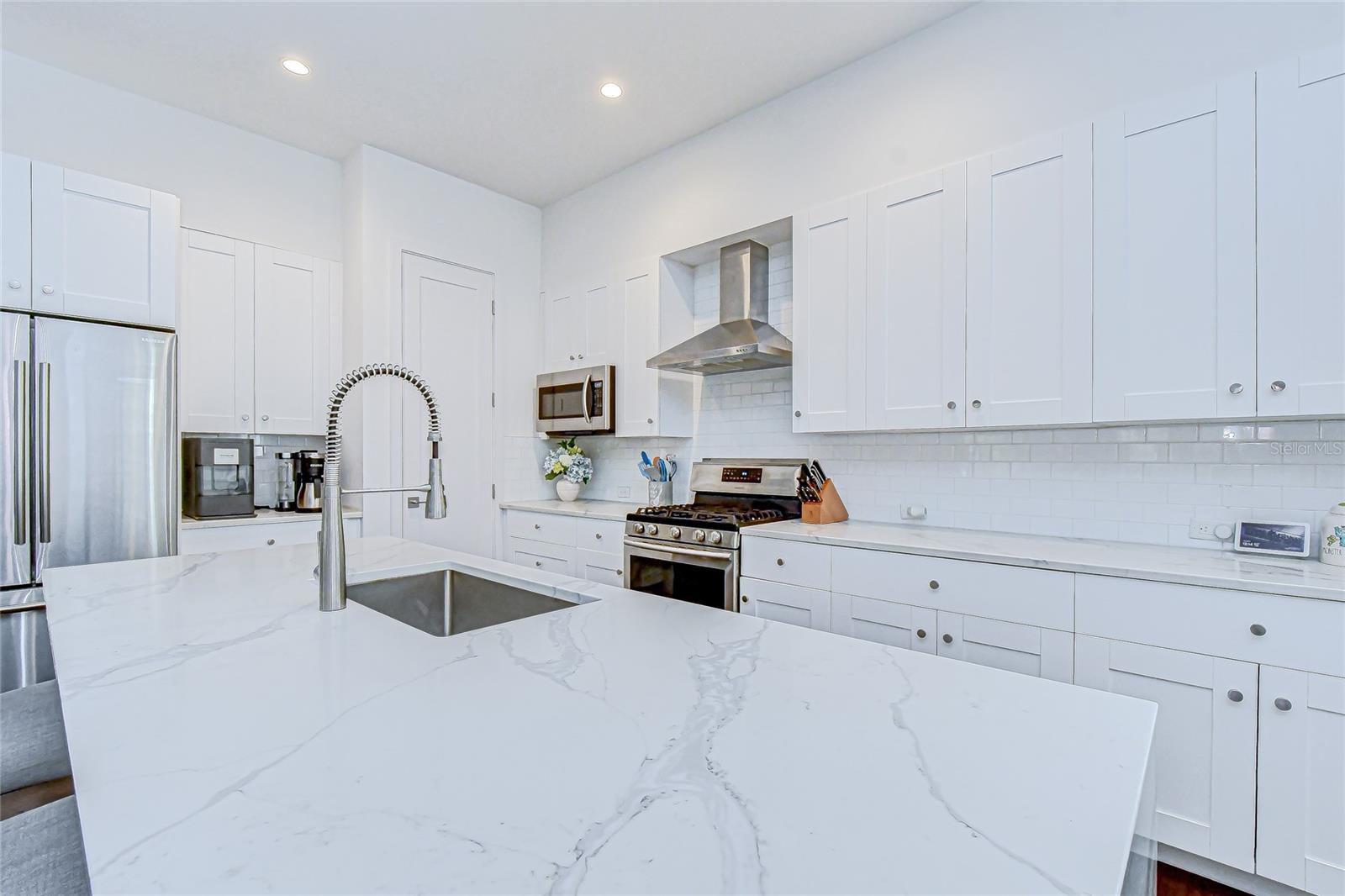 SOUTH MACDILL TWNHMS - Residential