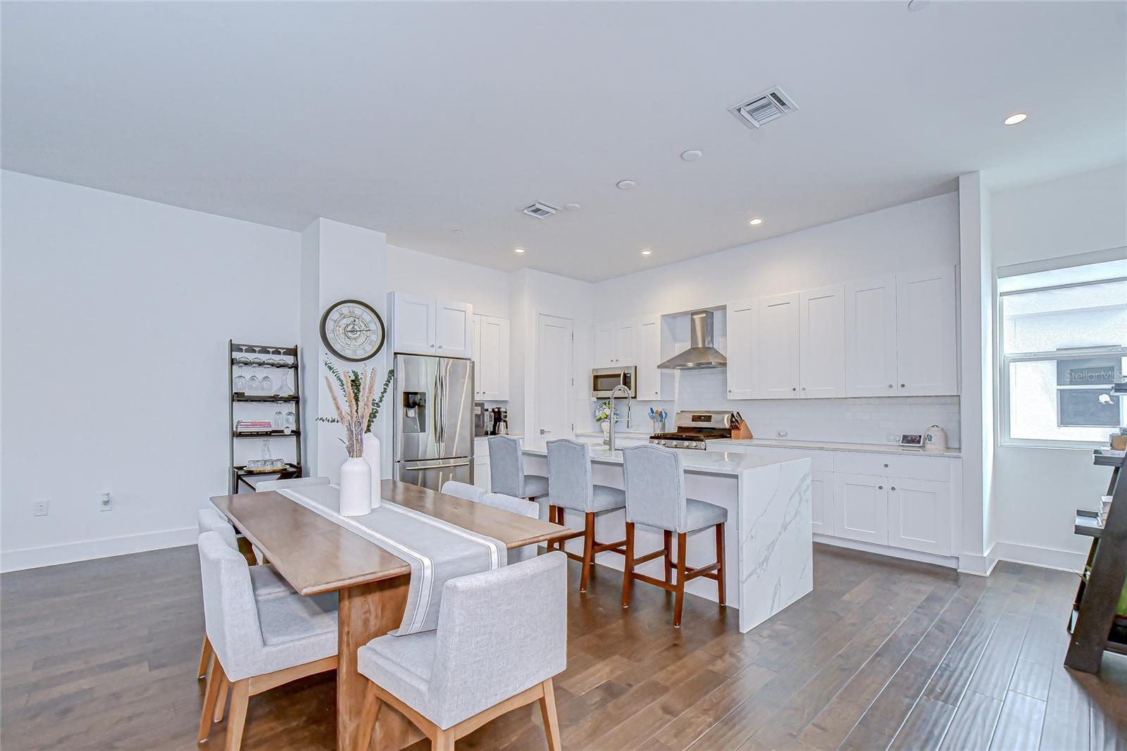 SOUTH MACDILL TWNHMS - Residential