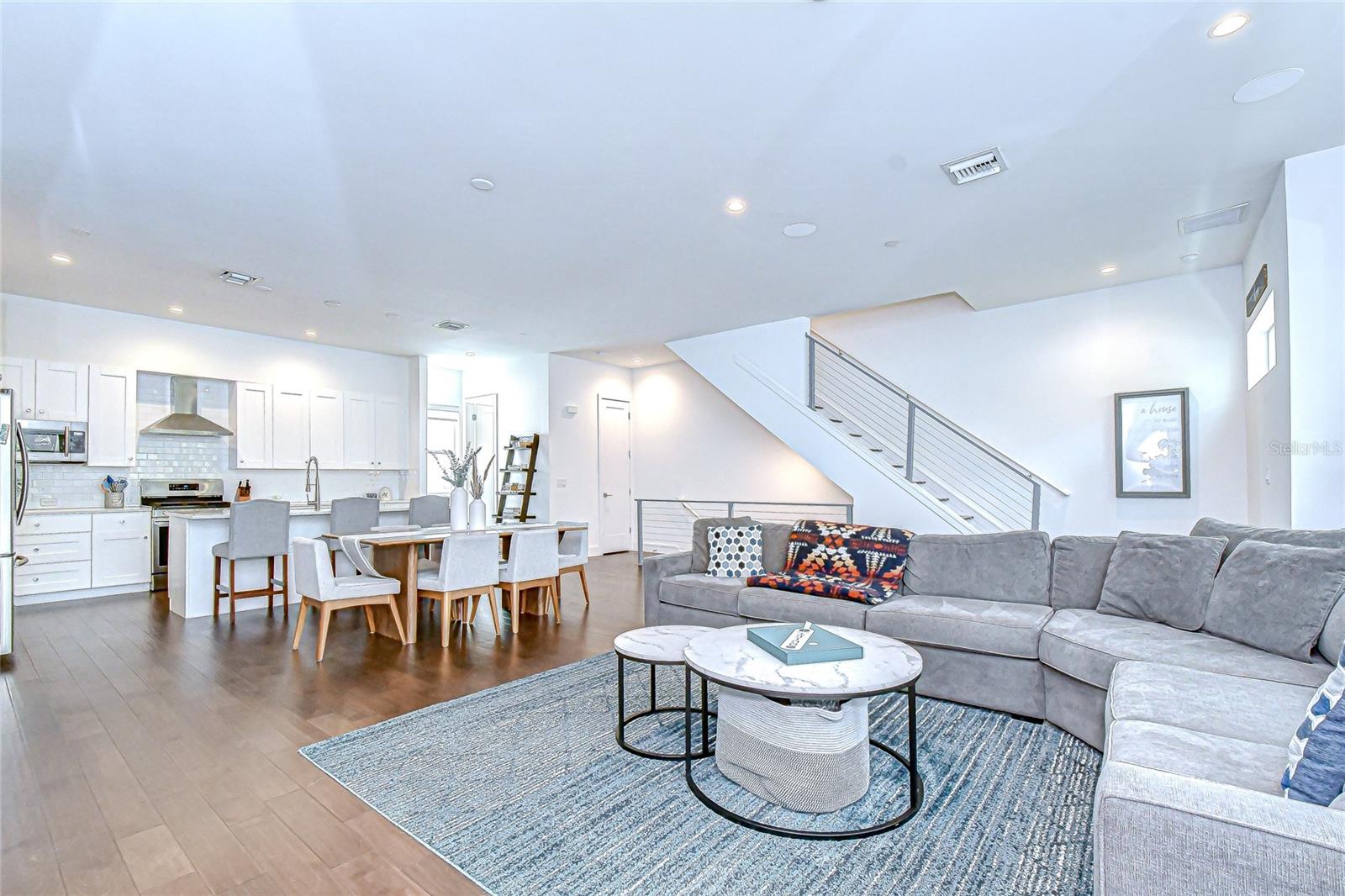 SOUTH MACDILL TWNHMS - Residential