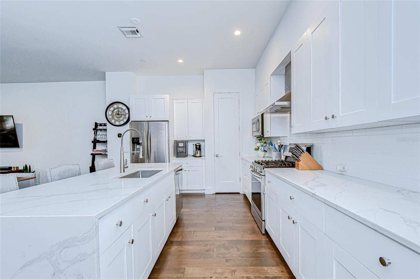 SOUTH MACDILL TWNHMS - Residential