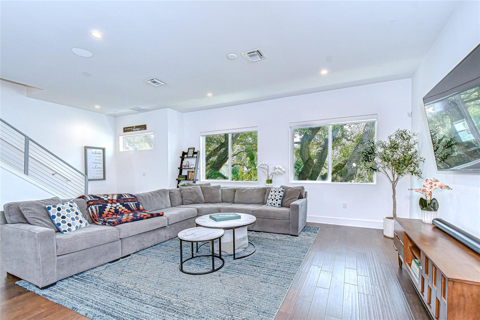 SOUTH MACDILL TWNHMS - Residential