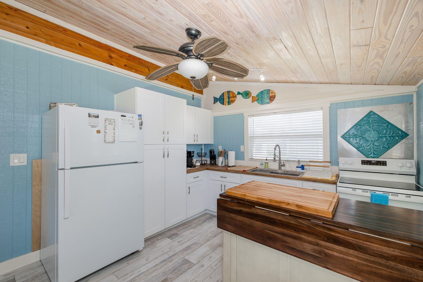 WEEKI WACHEE GARDENS - Residential