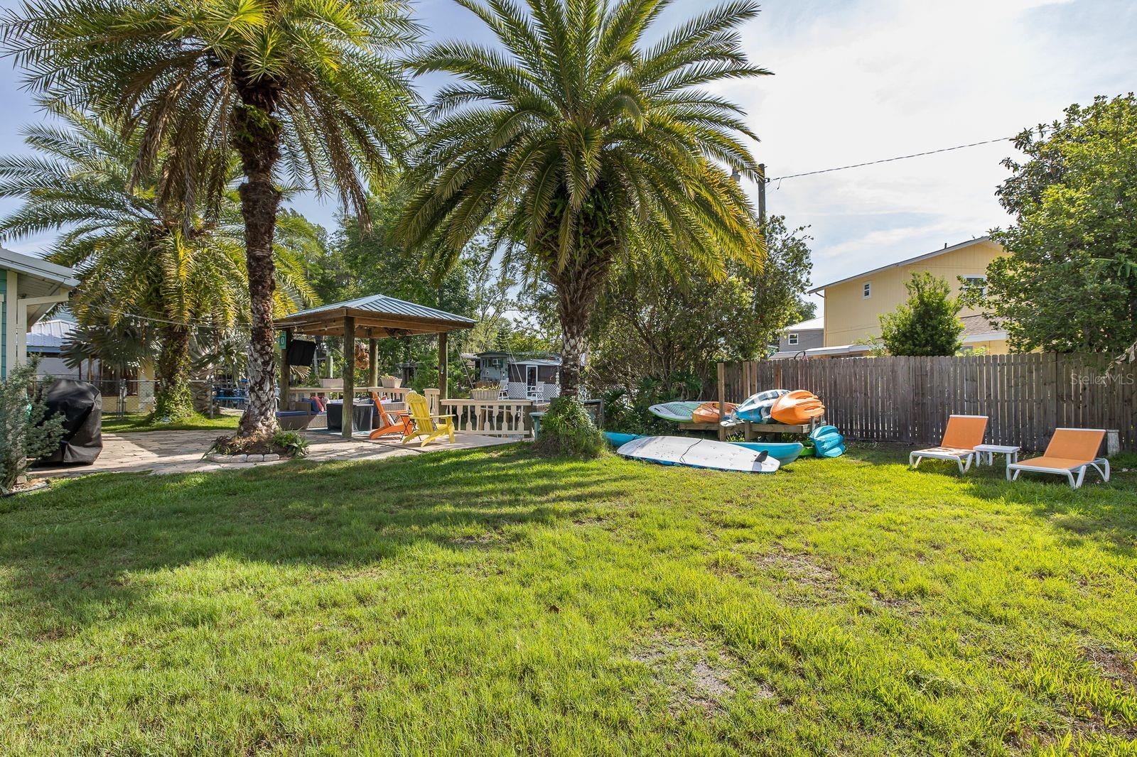 WEEKI WACHEE GARDENS - Residential