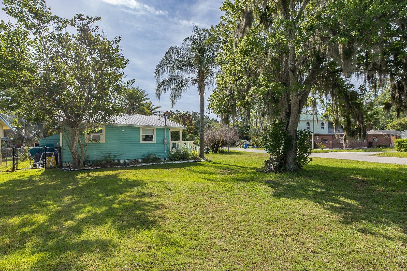 WEEKI WACHEE GARDENS - Residential