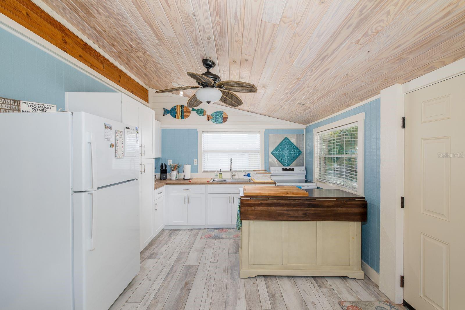 WEEKI WACHEE GARDENS - Residential