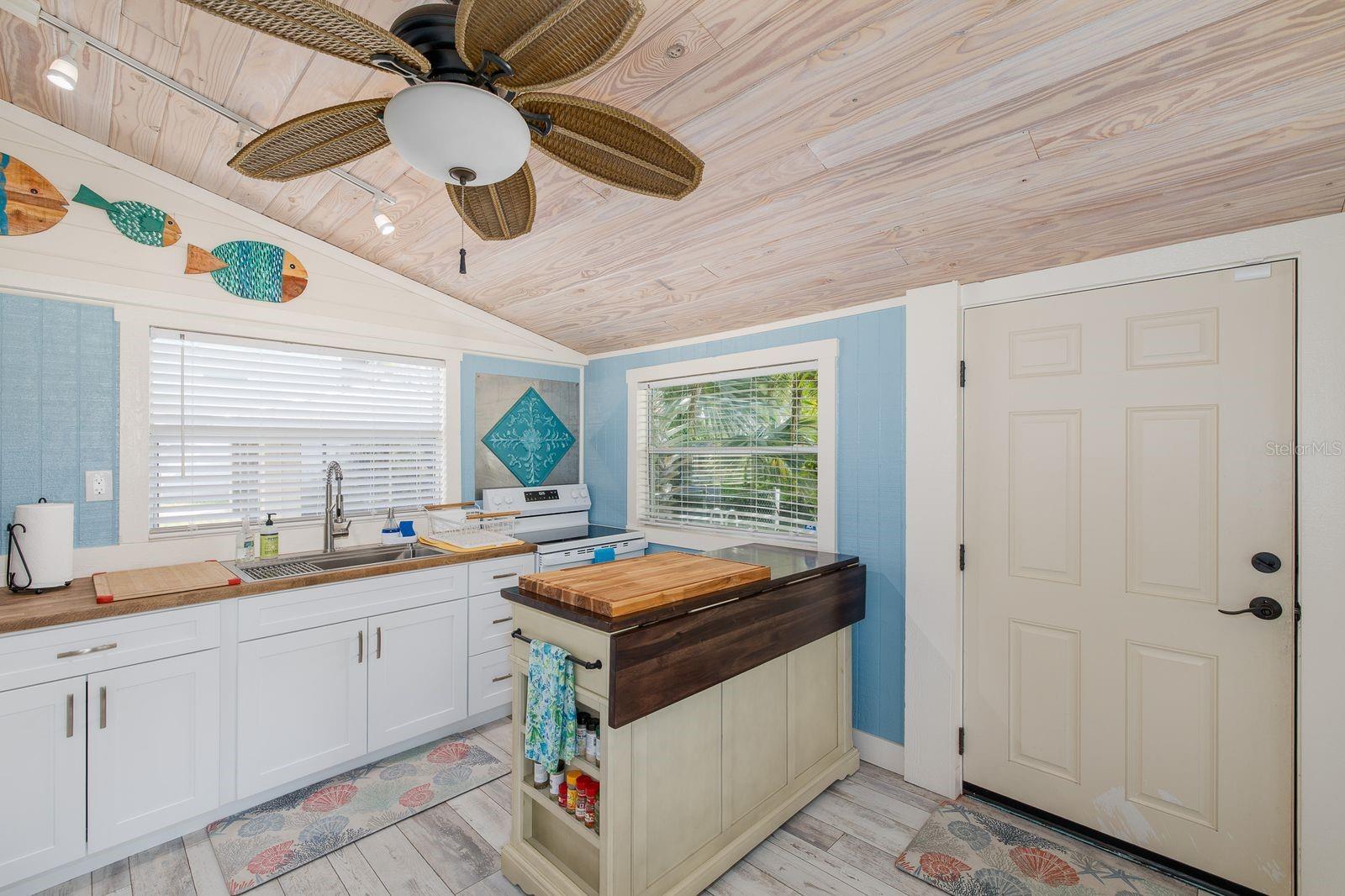 WEEKI WACHEE GARDENS - Residential