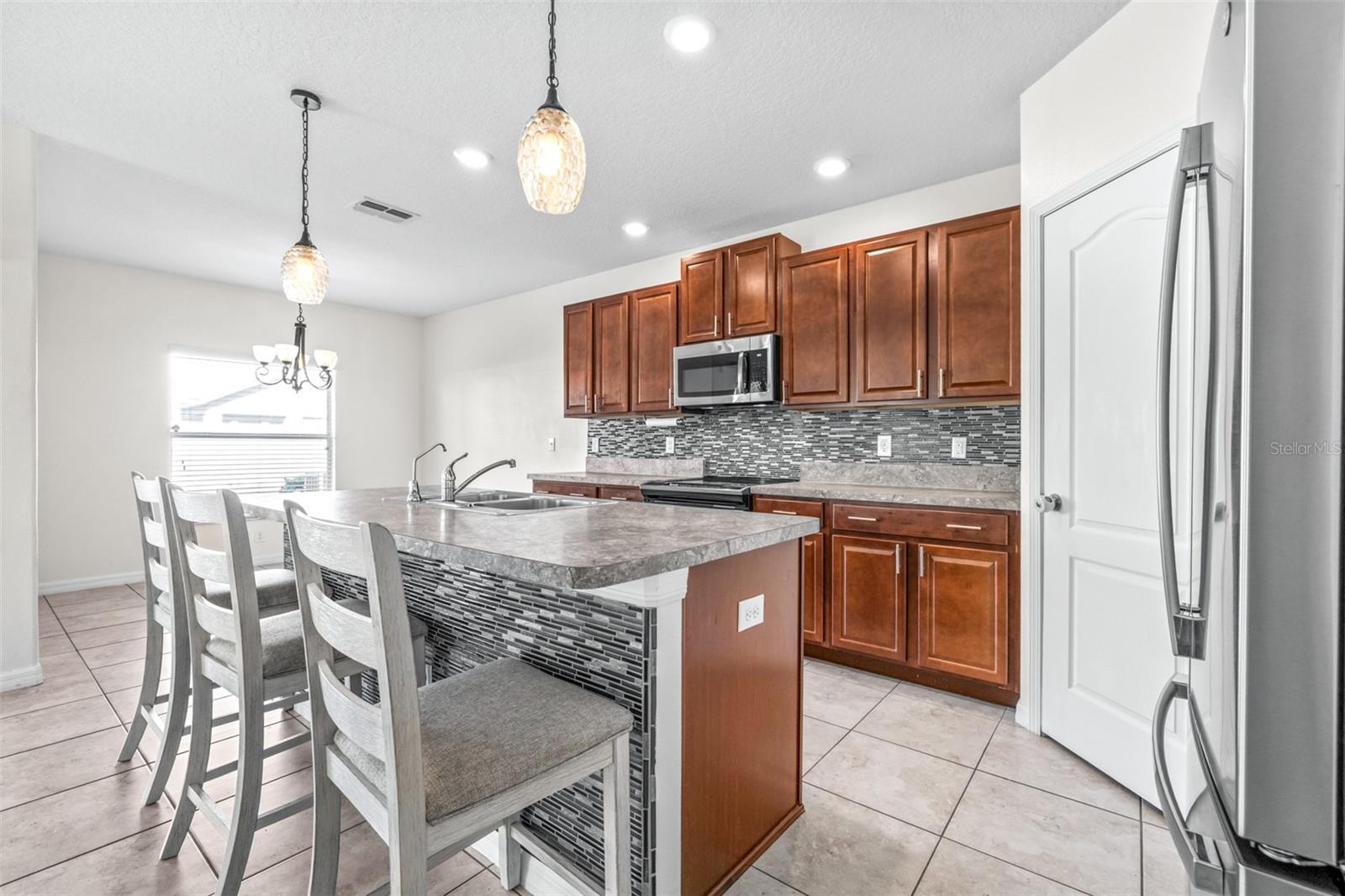 SUNSHINE VILLAGE PH 1A-1/1 - Residential