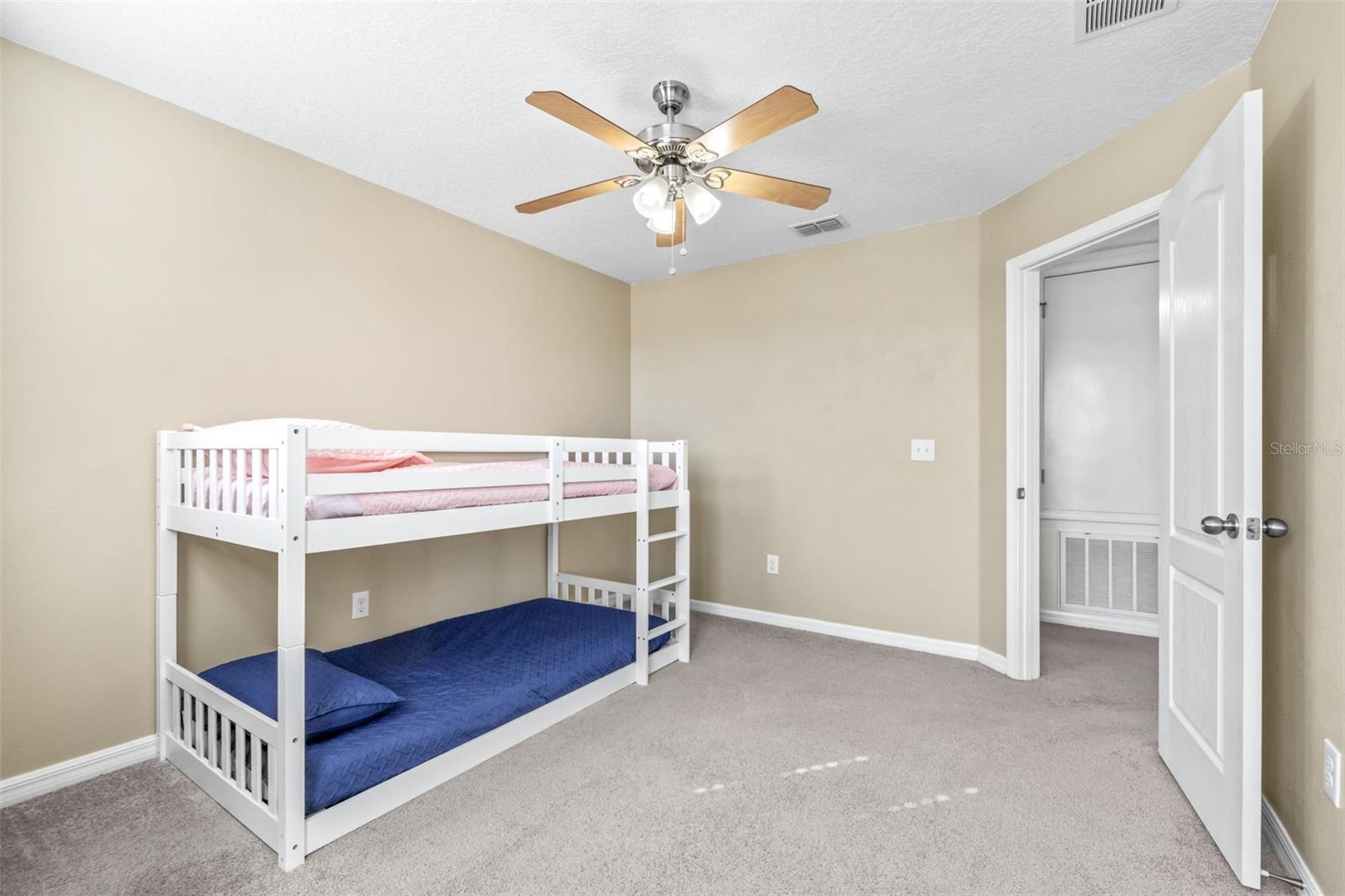 SUNSHINE VILLAGE PH 1A-1/1 - Residential