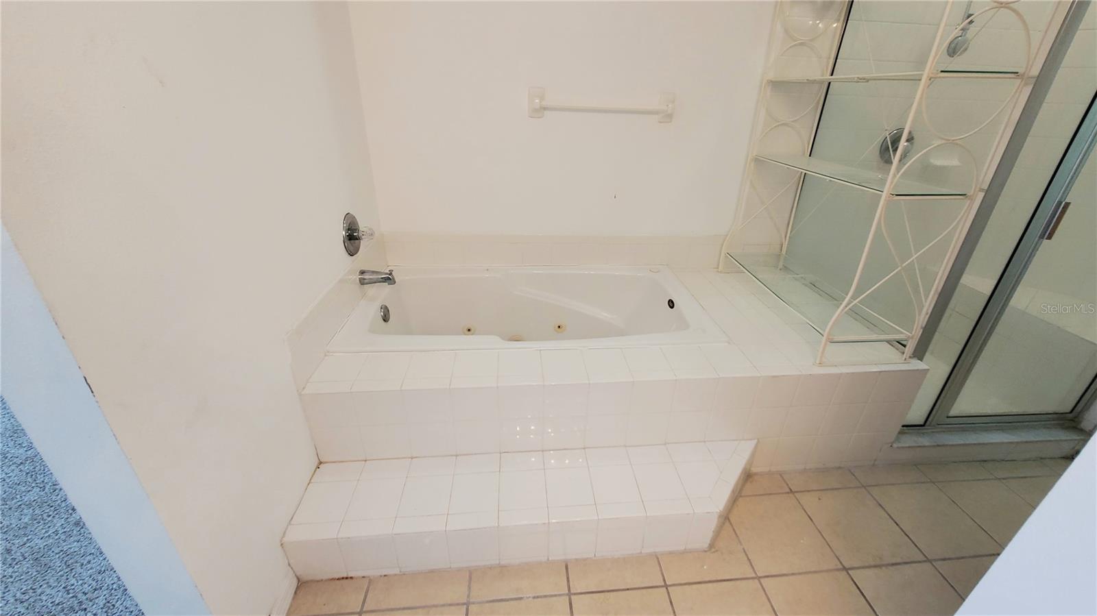 ISLAND CLUB WEST PH 01 - Residential