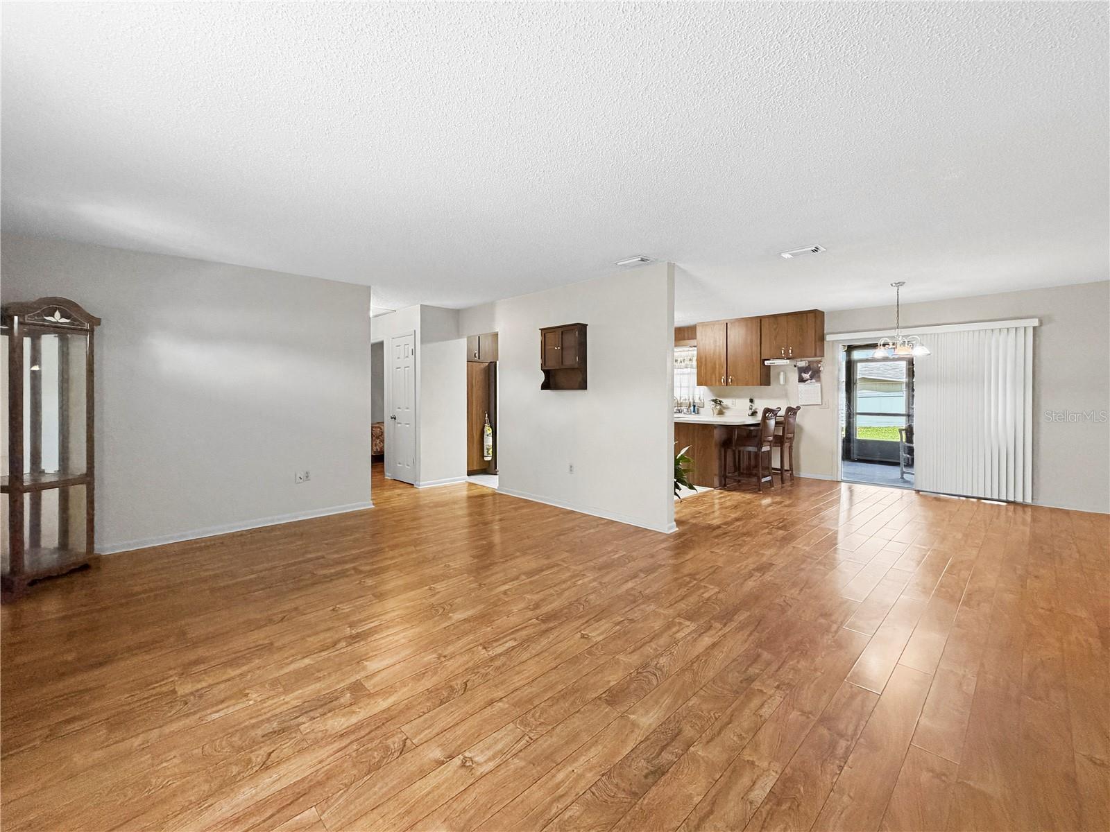 5810 CREST LANE
