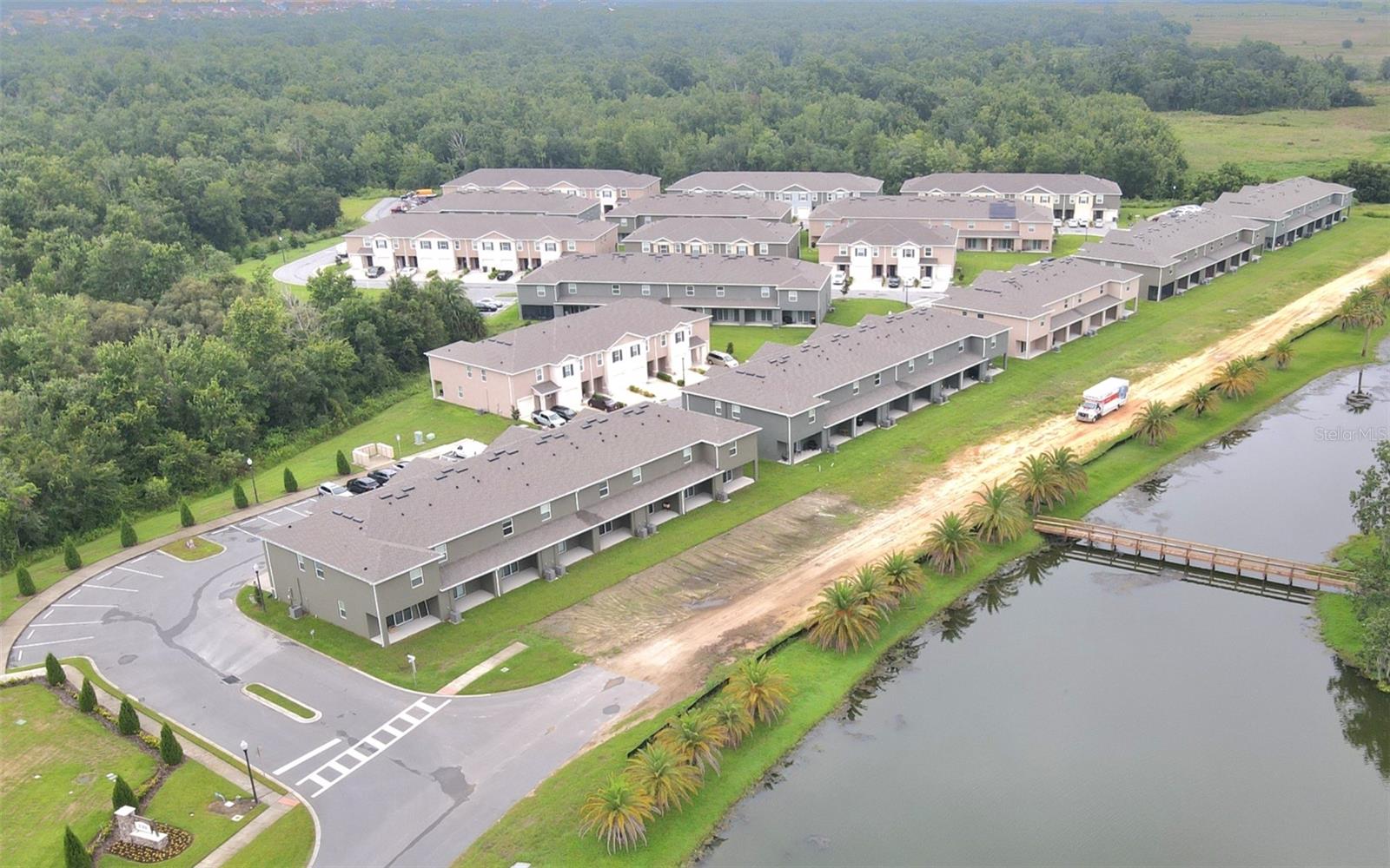 ATRIA/RIDGEWOOD LAKES - Residential