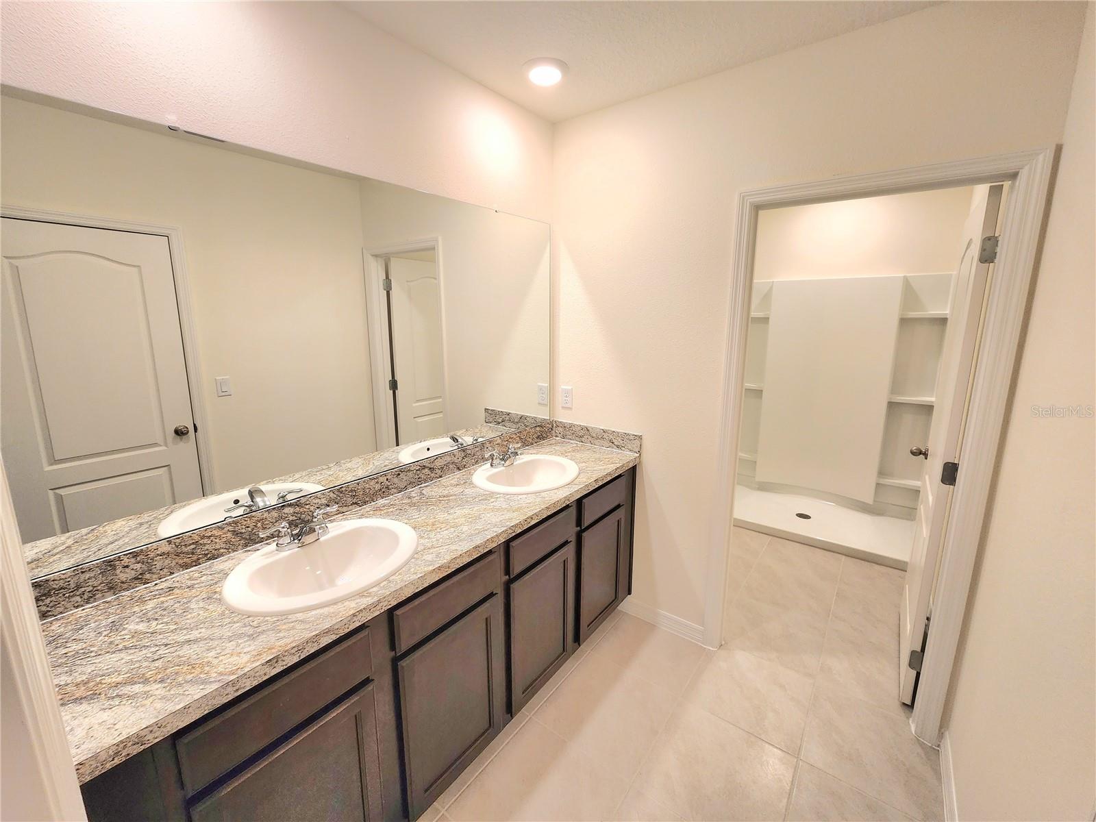 ATRIA/RIDGEWOOD LAKES - Residential