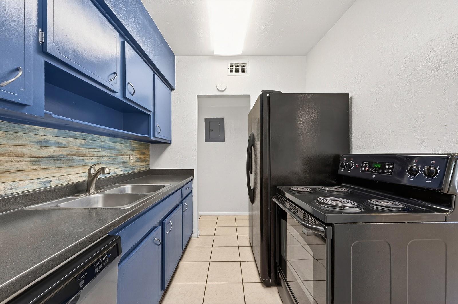 RIVERSIDE PARK ESTATES - Residential