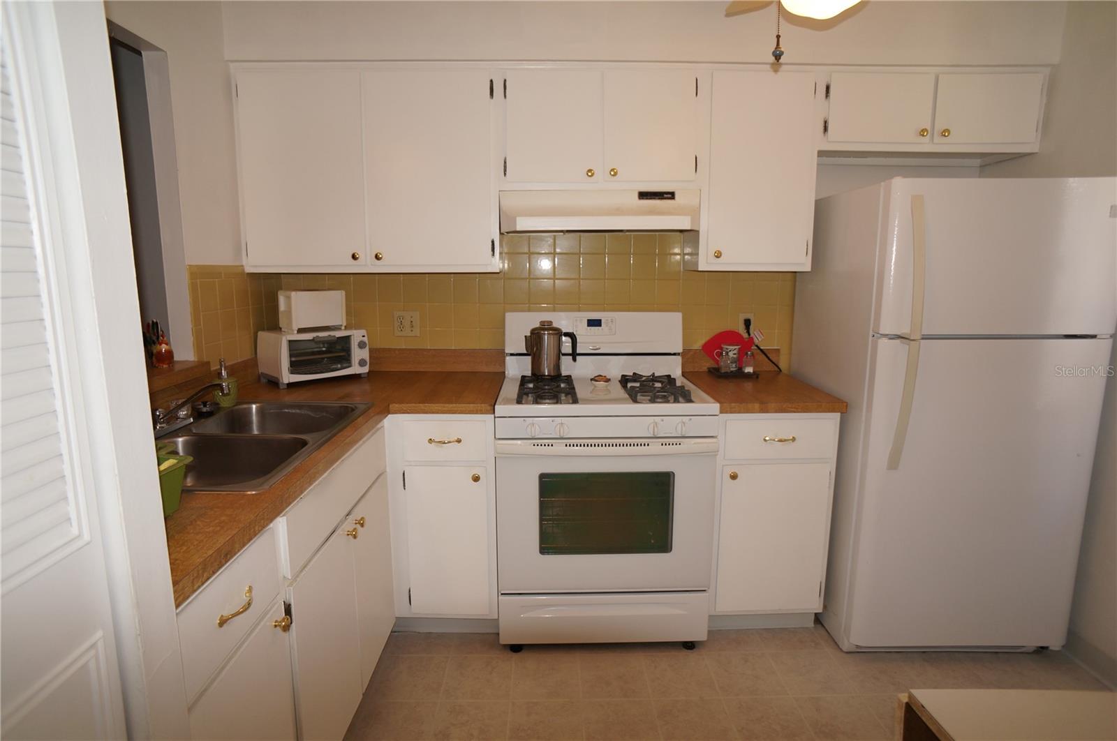 1406 ARROWHEAD CIRCLE W