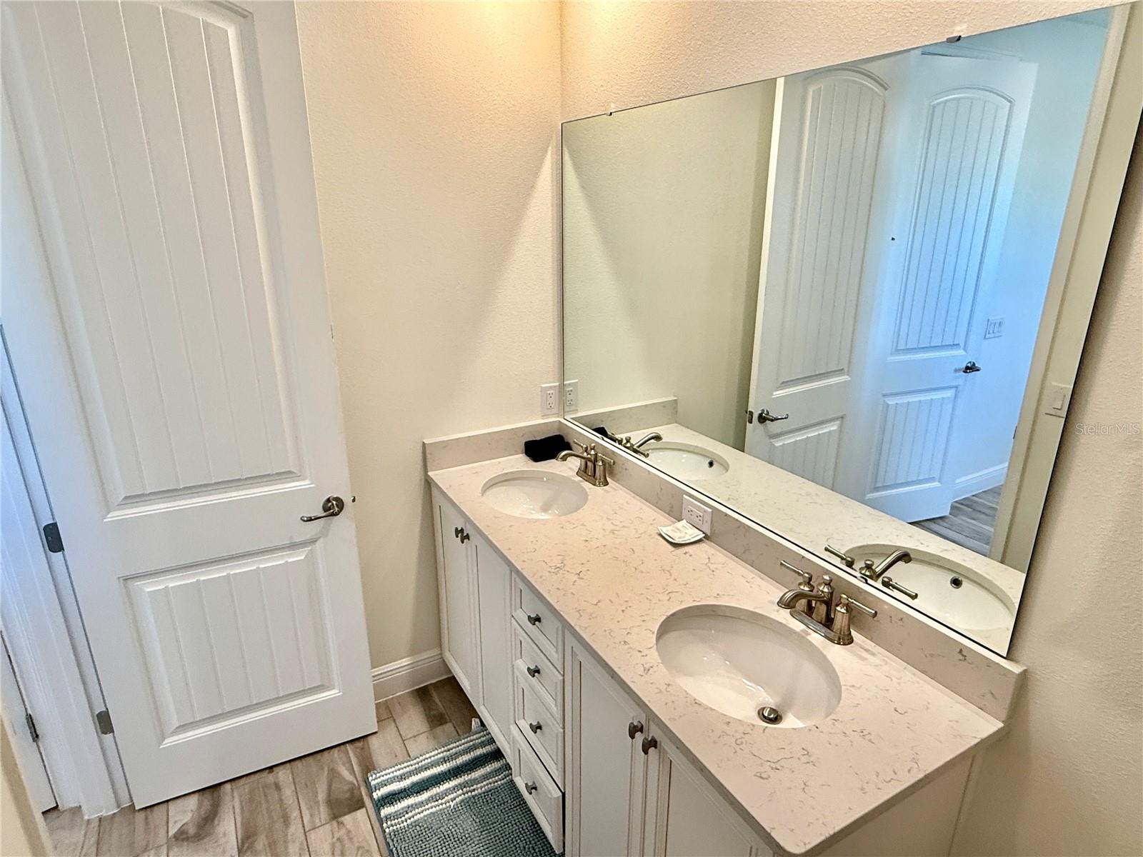 ROLLING OAKS PH 7 - Residential Lease