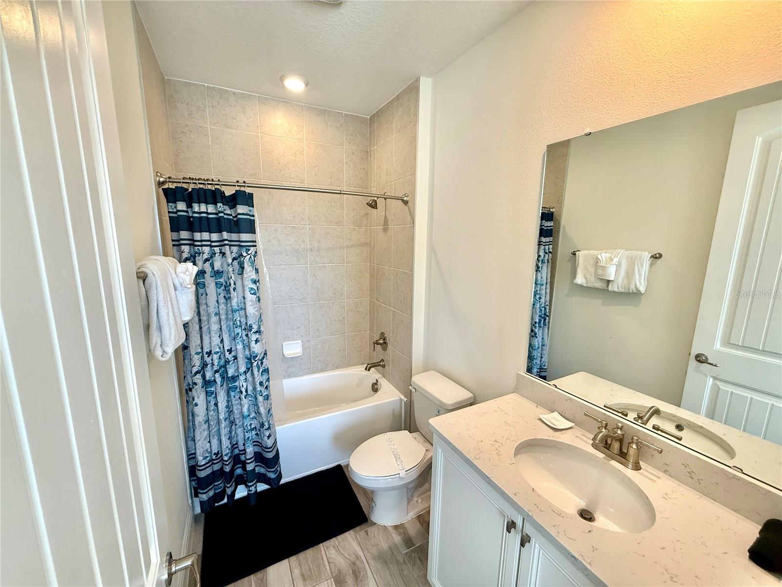 ROLLING OAKS PH 7 - Residential Lease