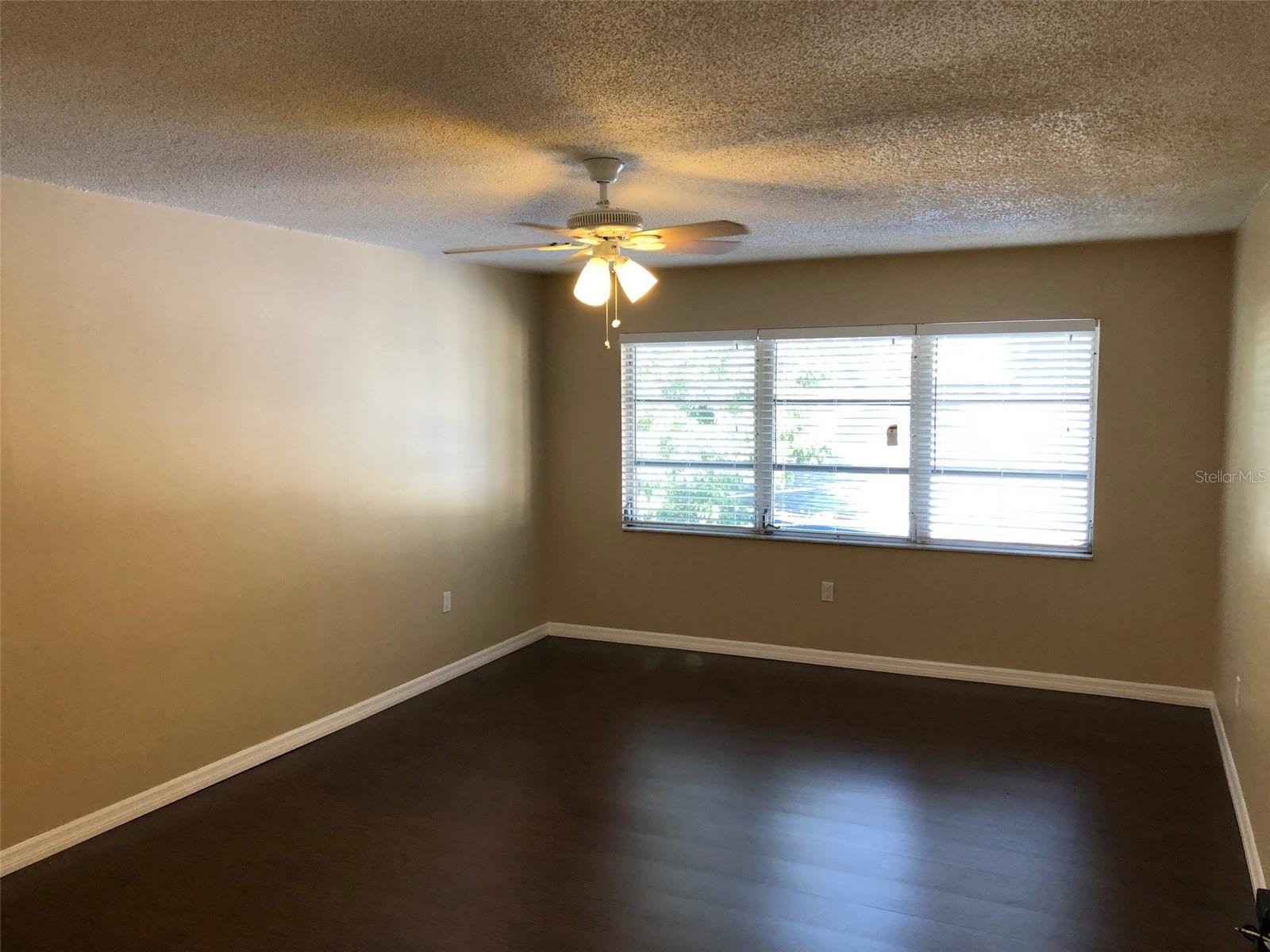 LA LINDA TERRACE - Residential Lease