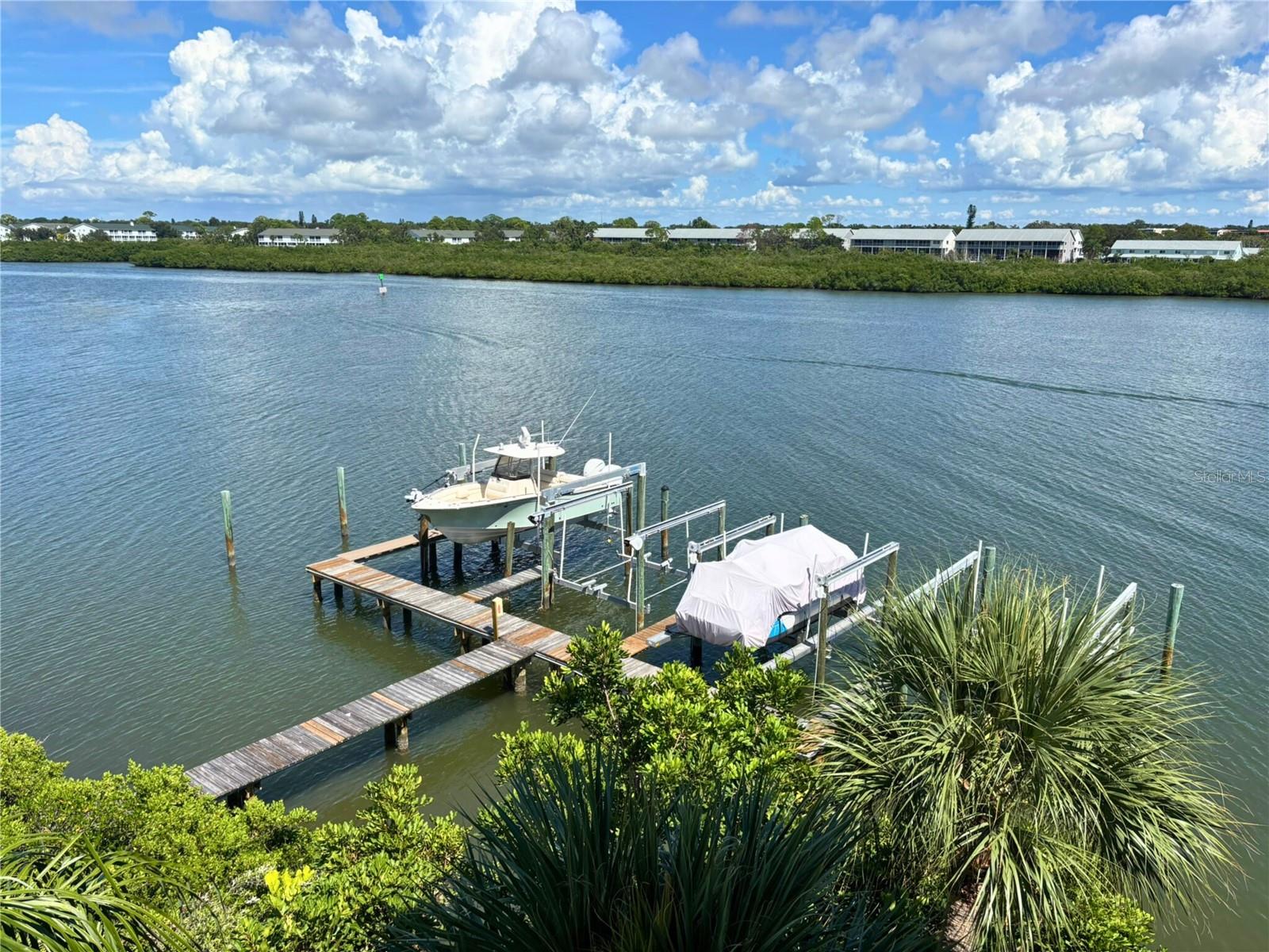 BAY MARINER THE CONDO - Residential