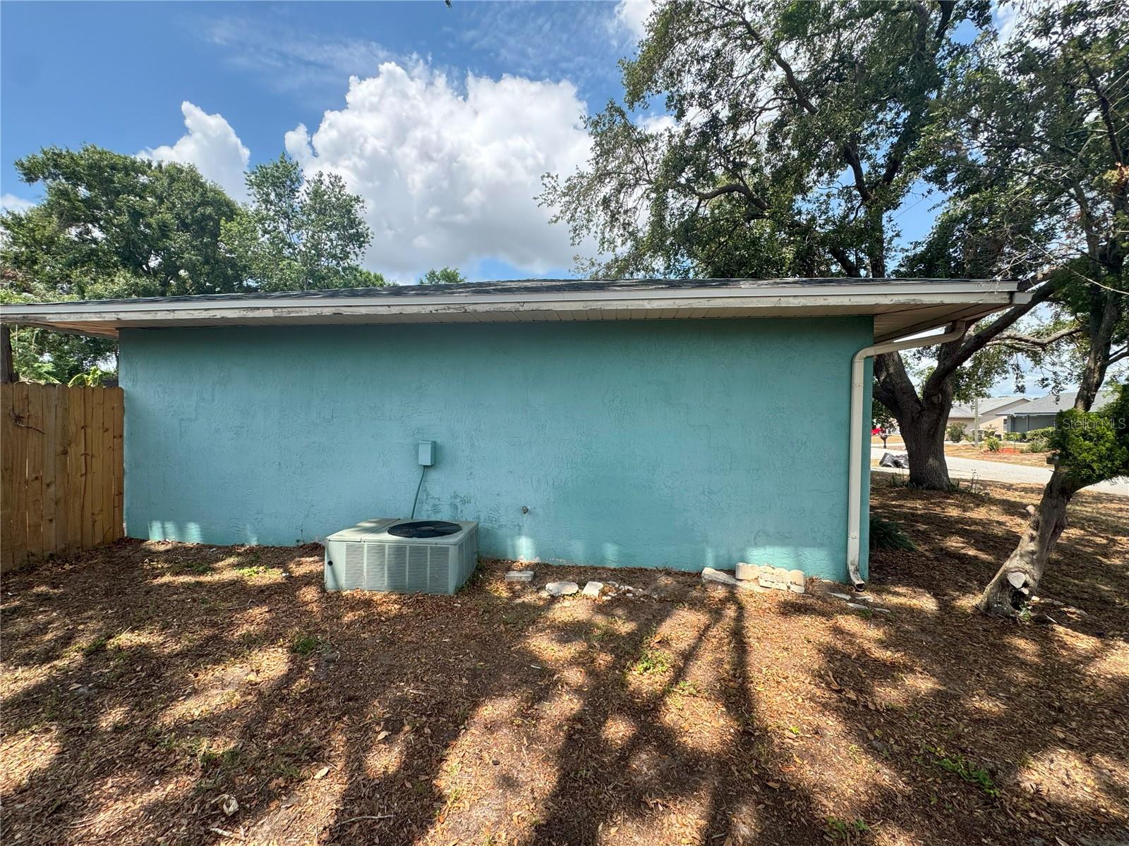 4211 SUNNY LAND DRIVE