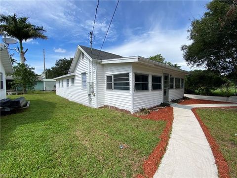 A home in PUNTA GORDA