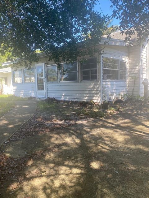 A home in PUNTA GORDA