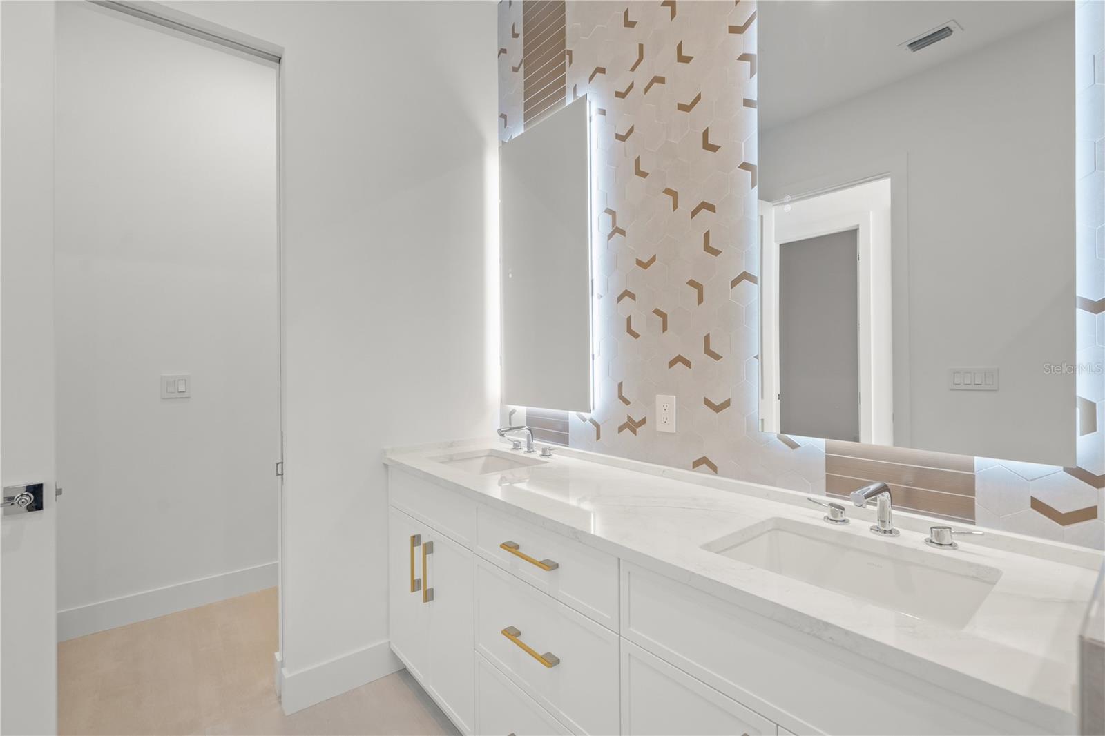 GRANADA - Residential