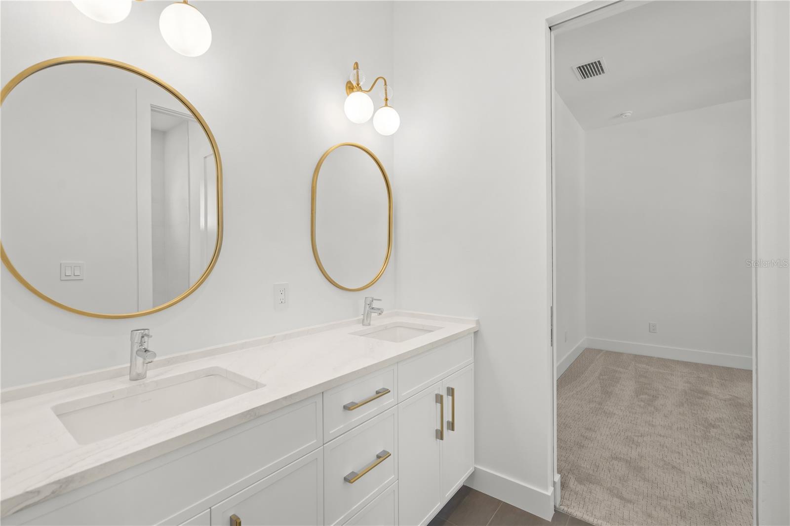 GRANADA - Residential