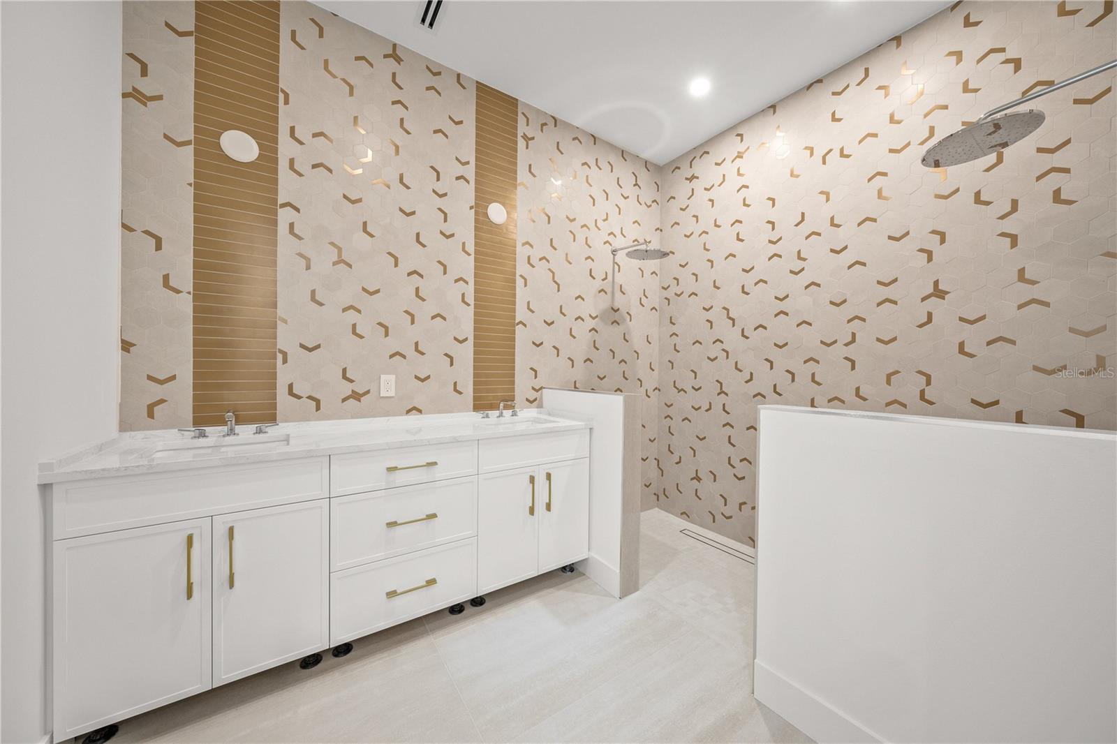 GRANADA - Residential