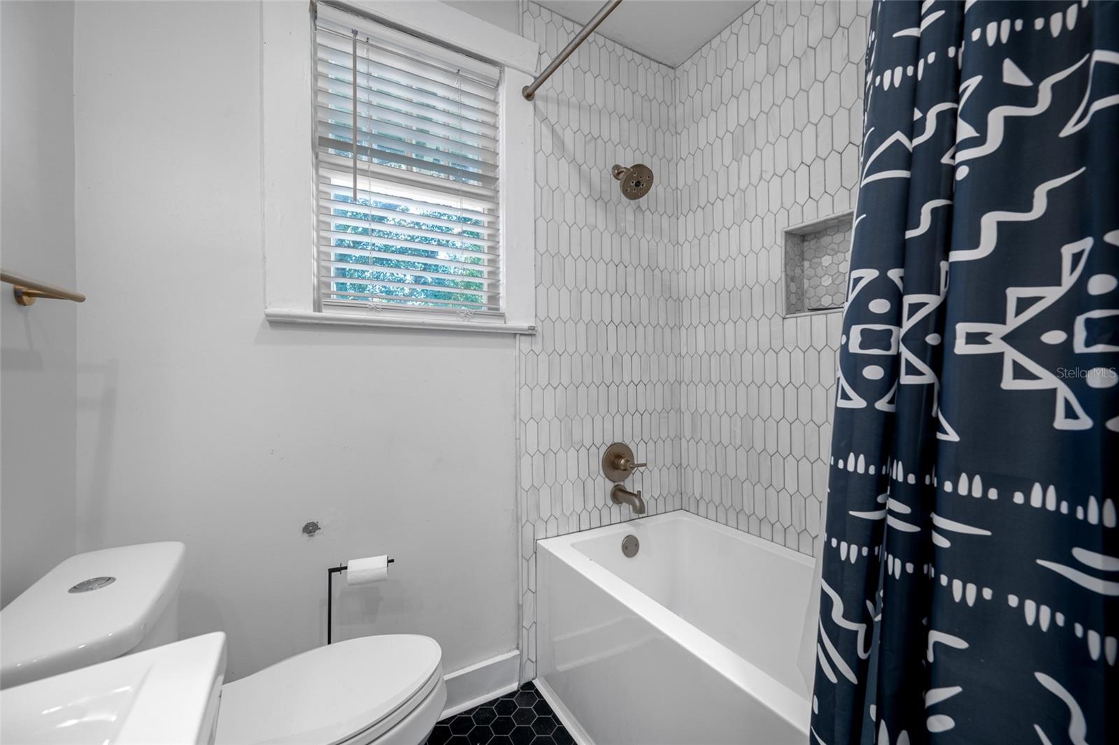 WEST SUWANEE HEIGHTS - Residential