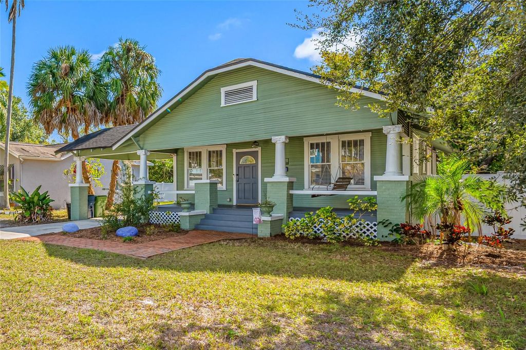 Photo of 304 W Henry Avenue, Tampa, FL 33604 (MLS # TB8464703)