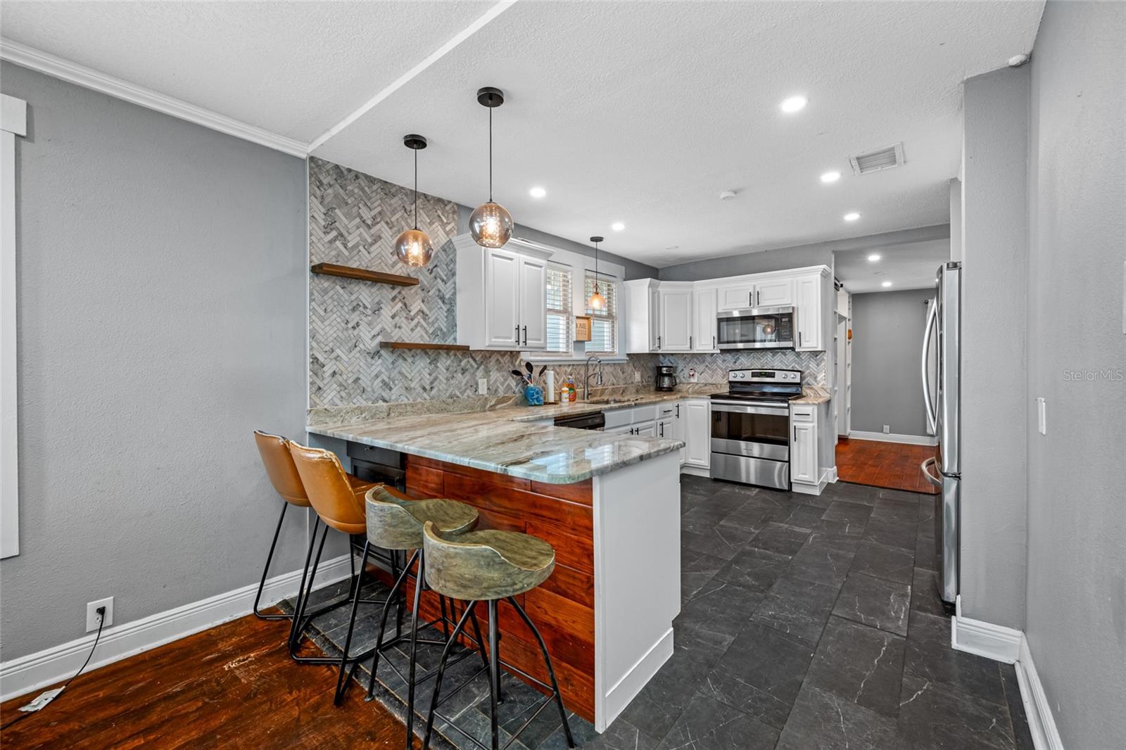 WEST SUWANEE HEIGHTS - Residential