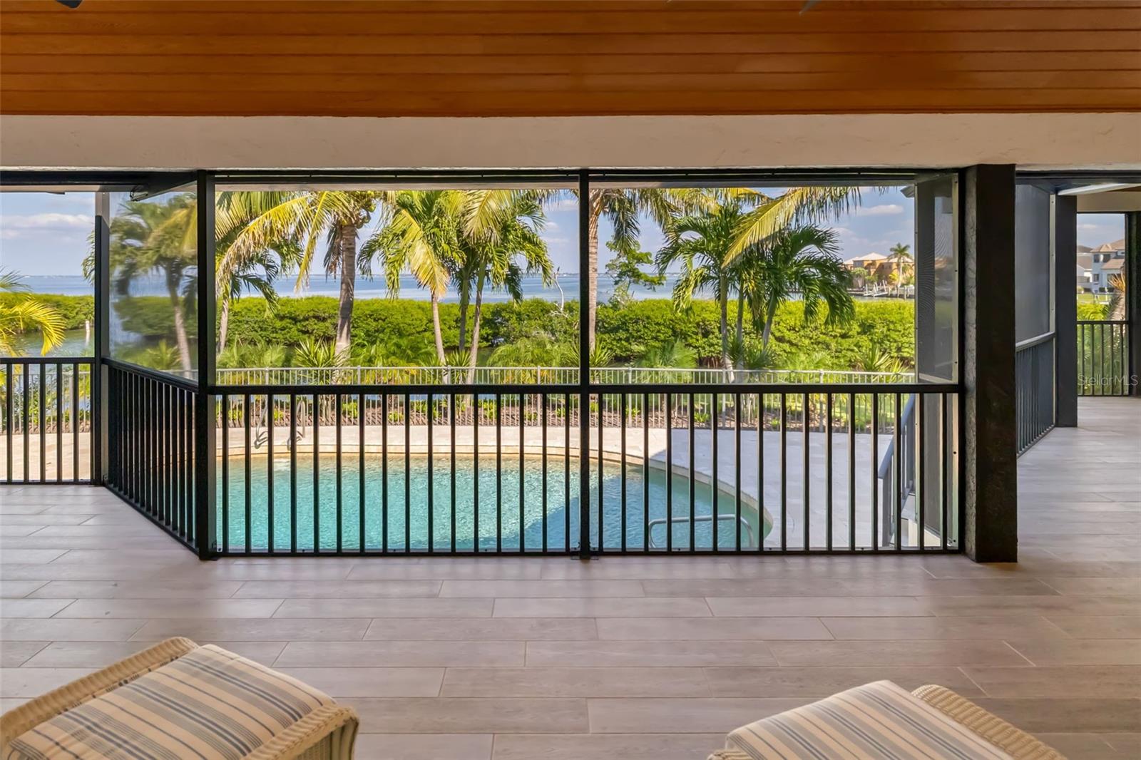 BAY ISLES - Residential